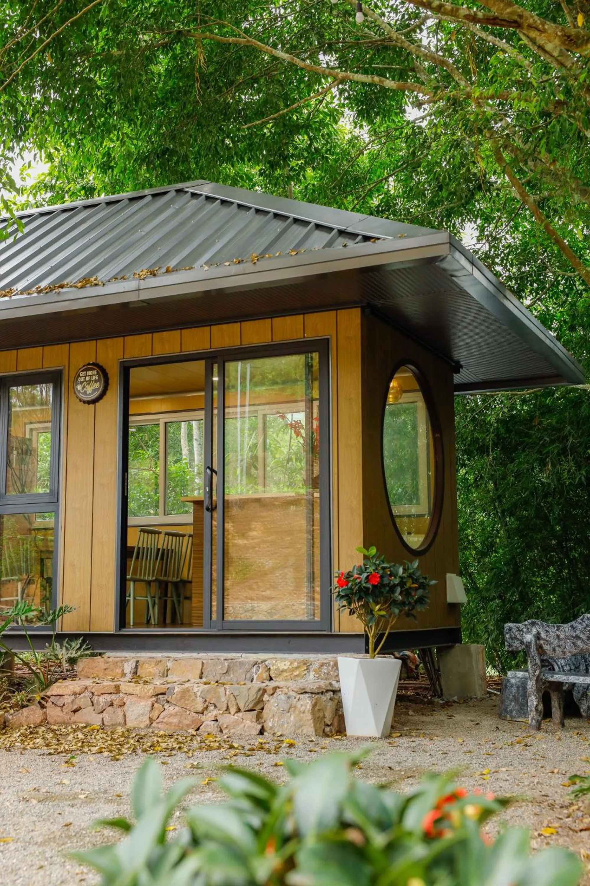 Restaurant/places to eat in Halo Retreat