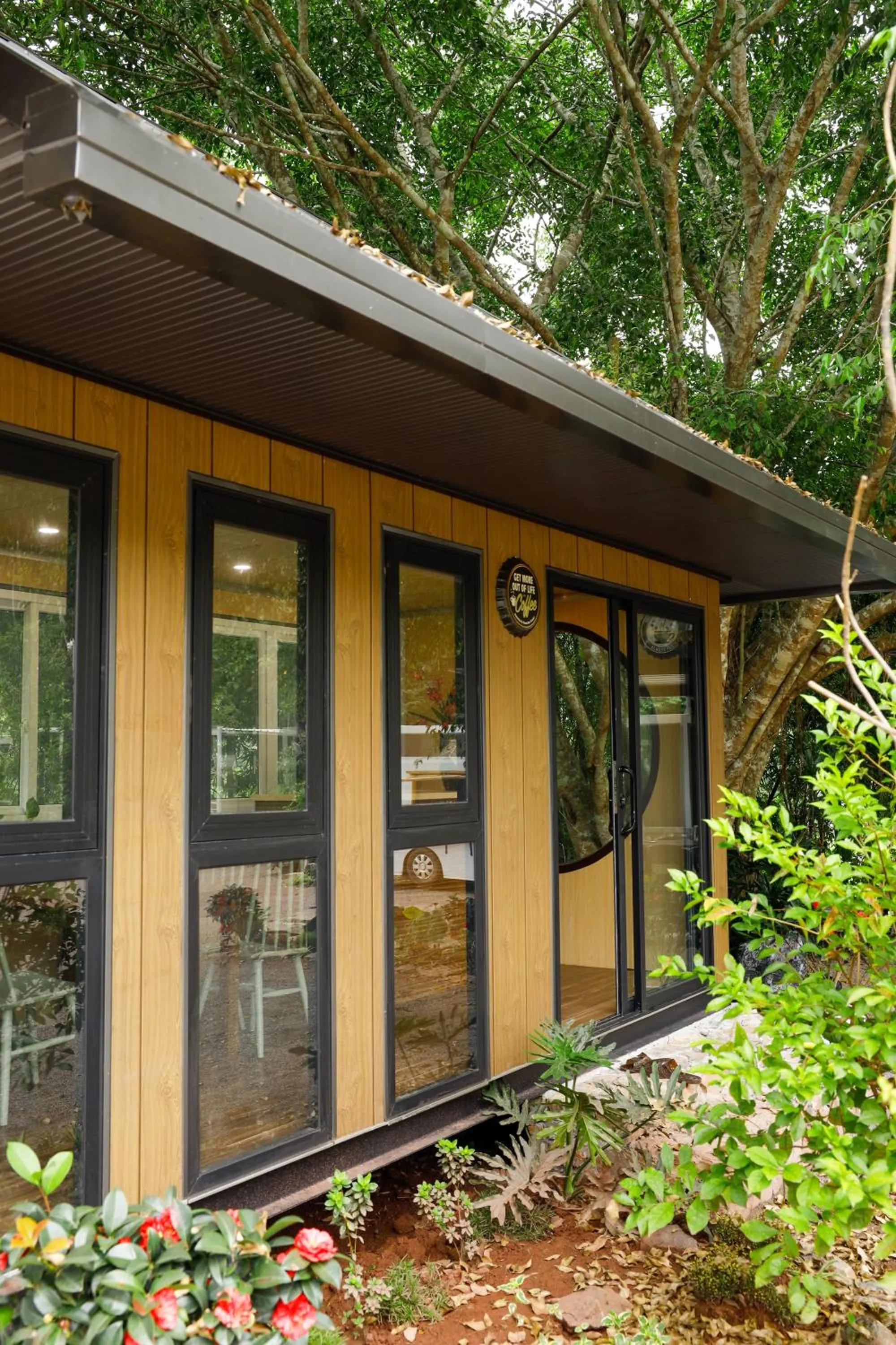 Restaurant/places to eat in Halo Retreat