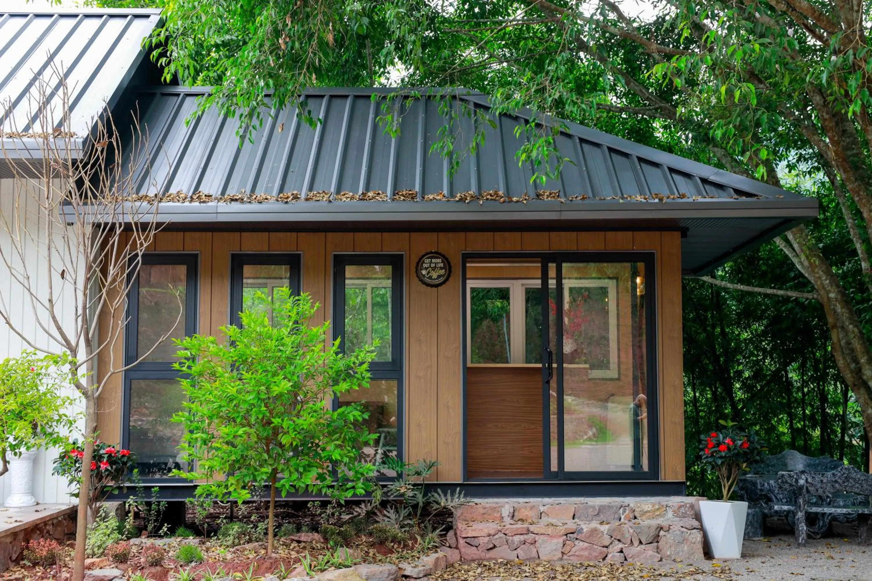 Restaurant/places to eat in Halo Retreat