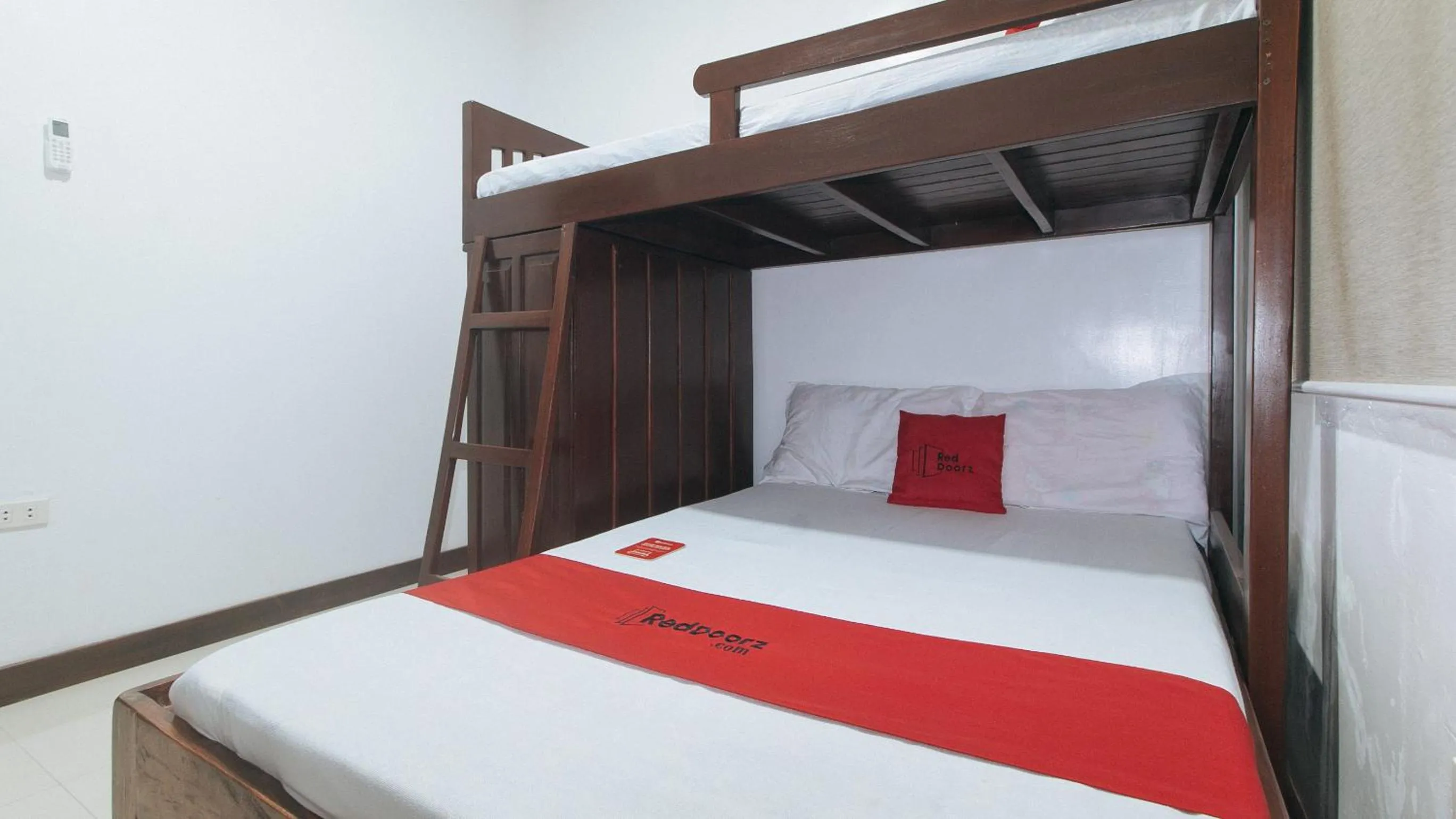 Bedroom, Bed in RedDoorz at Casa Rafaelle Transient Ilocos Sur