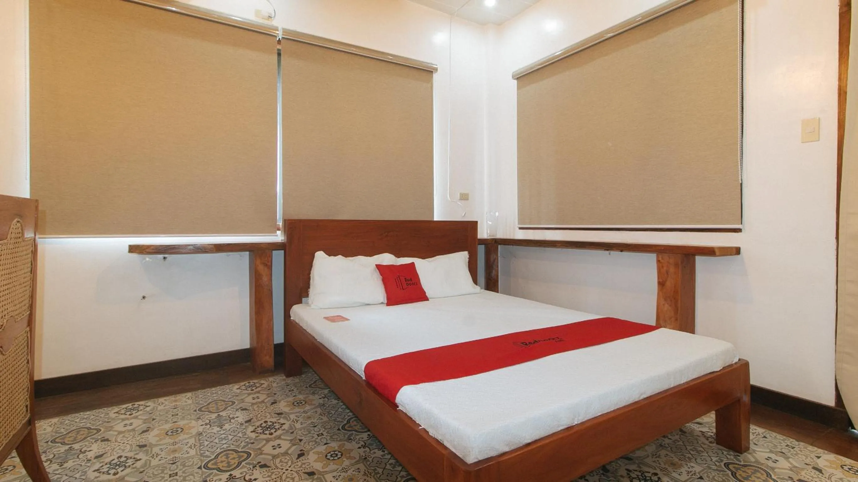 Bed in RedDoorz at Casa Rafaelle Transient Ilocos Sur