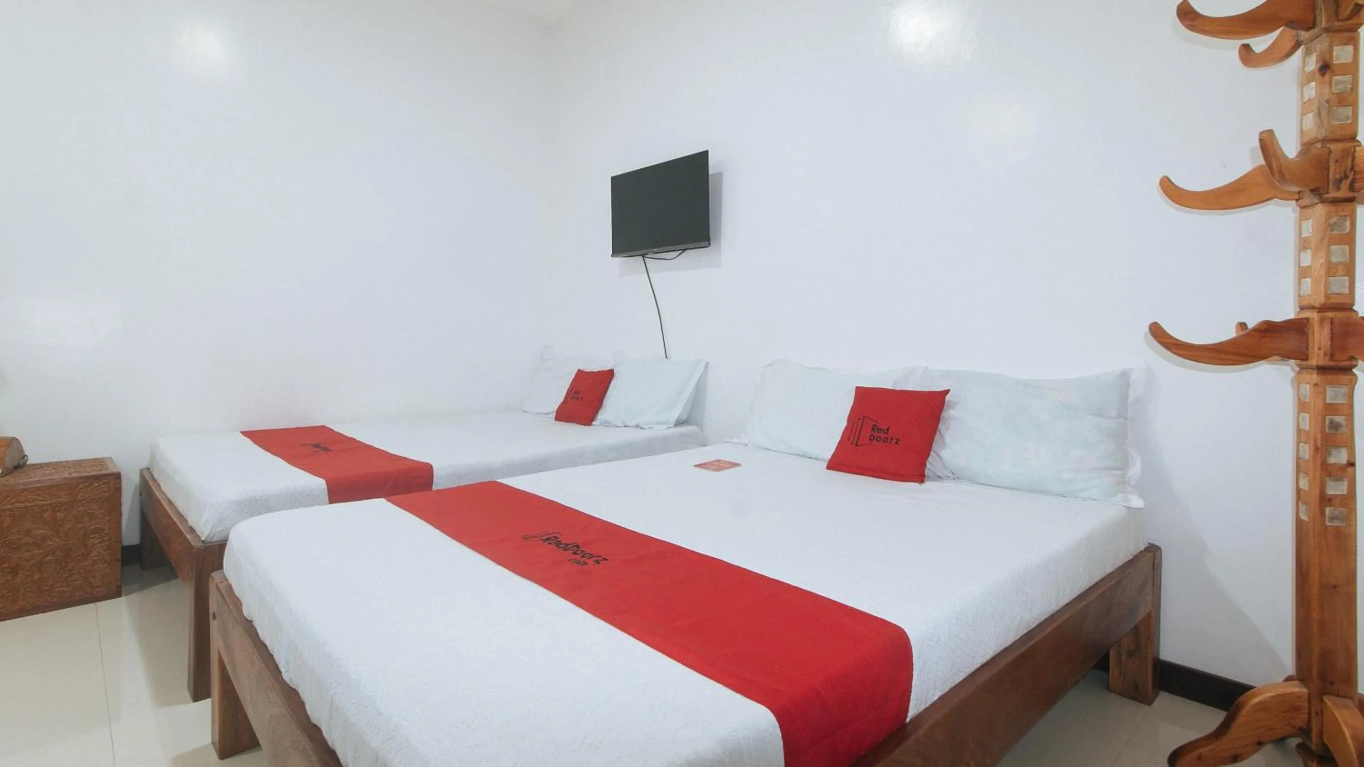 Bed in RedDoorz at Casa Rafaelle Transient Ilocos Sur
