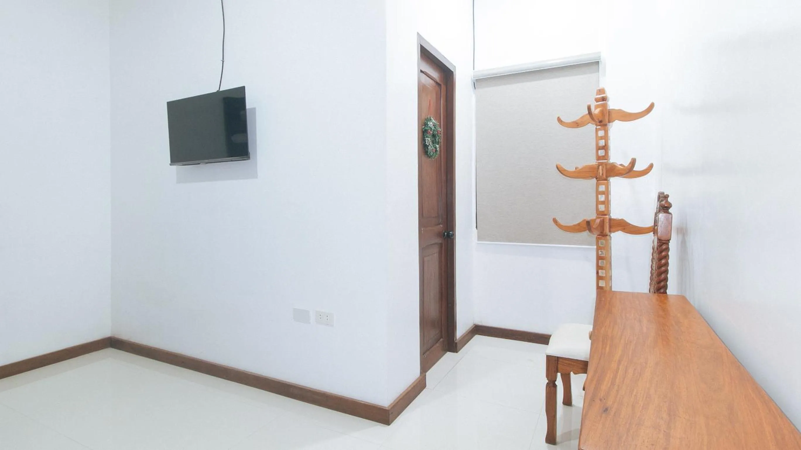 Bedroom in RedDoorz at Casa Rafaelle Transient Ilocos Sur