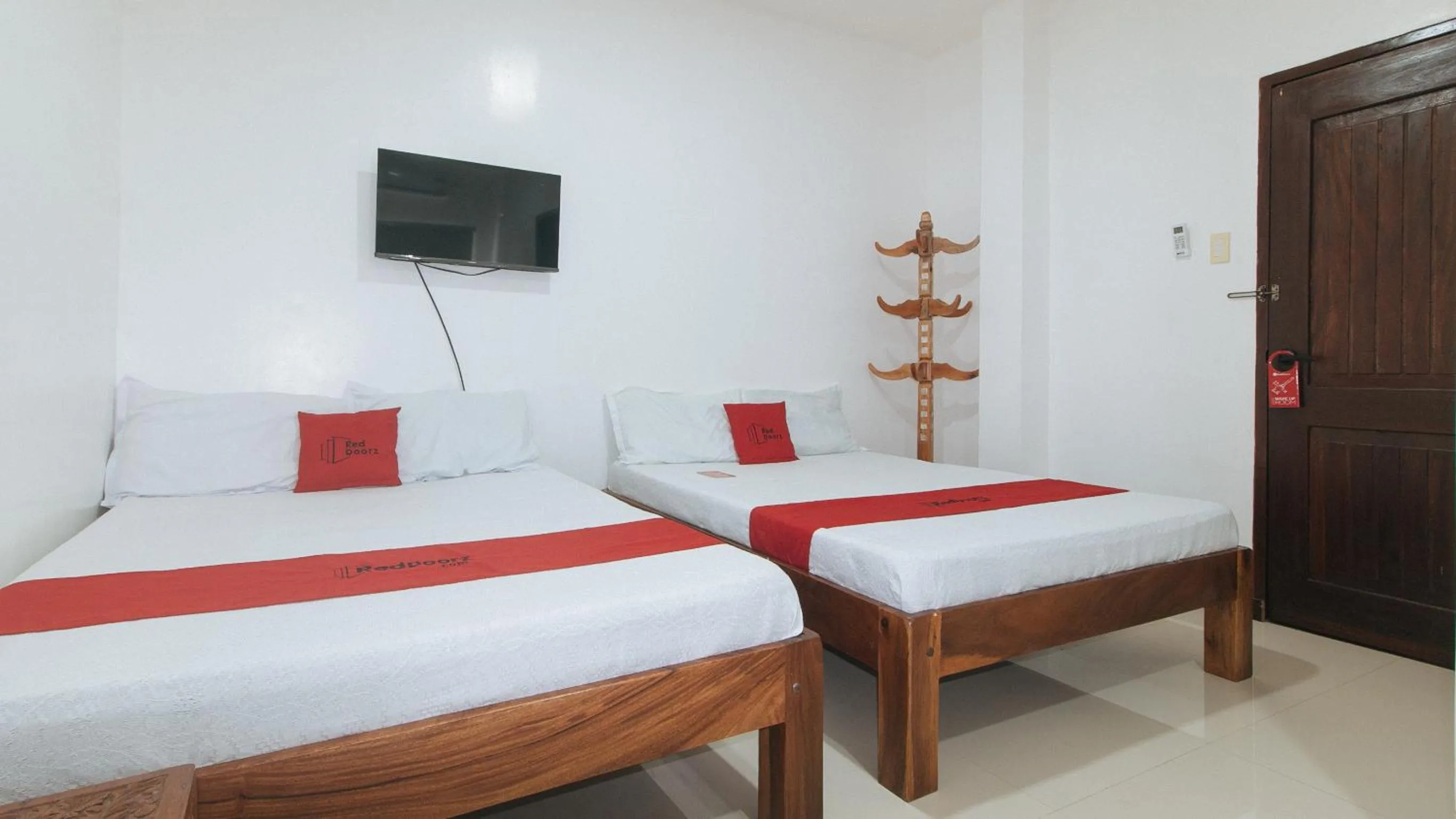 Bed in RedDoorz at Casa Rafaelle Transient Ilocos Sur