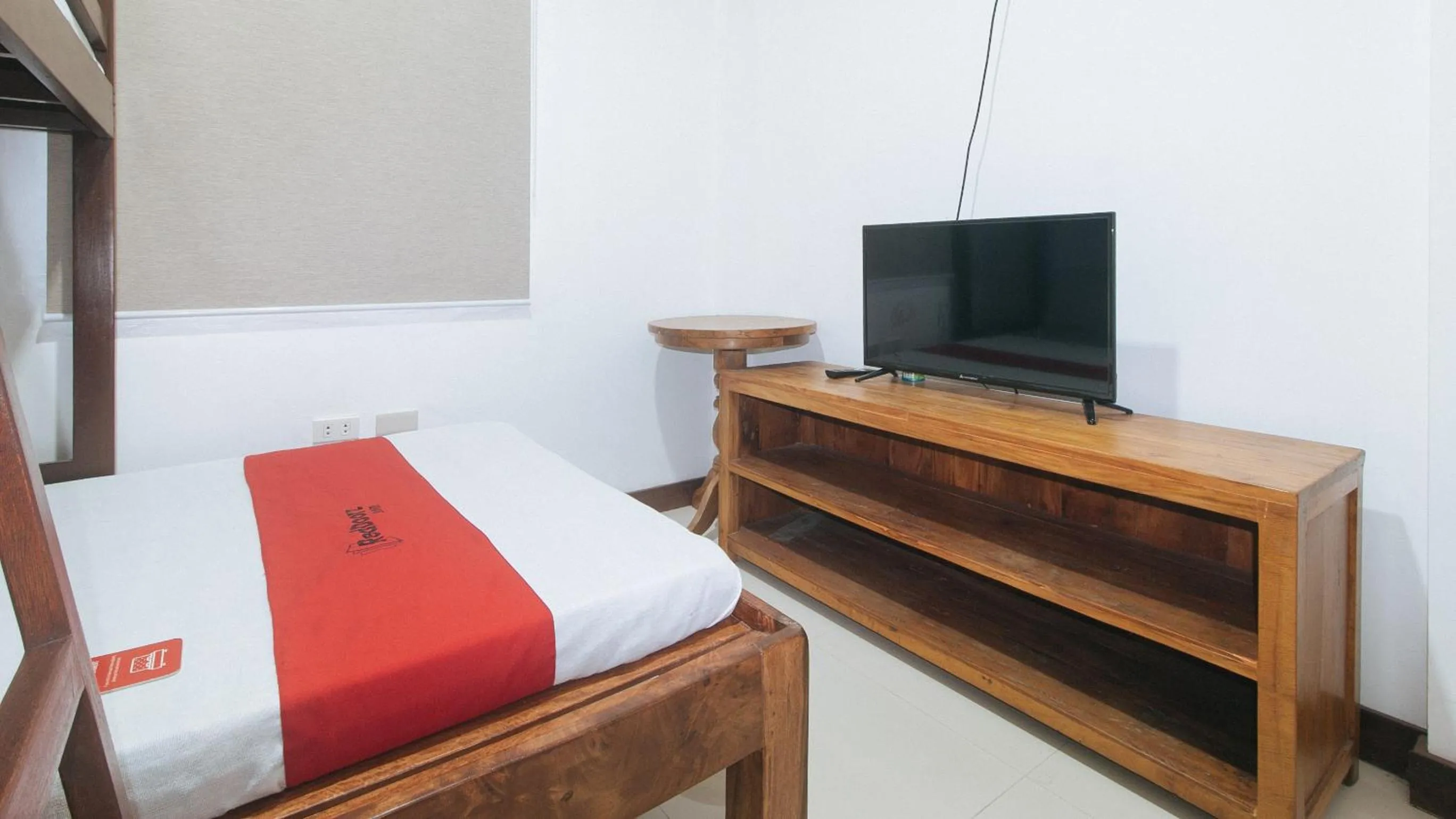 Bed in RedDoorz at Casa Rafaelle Transient Ilocos Sur