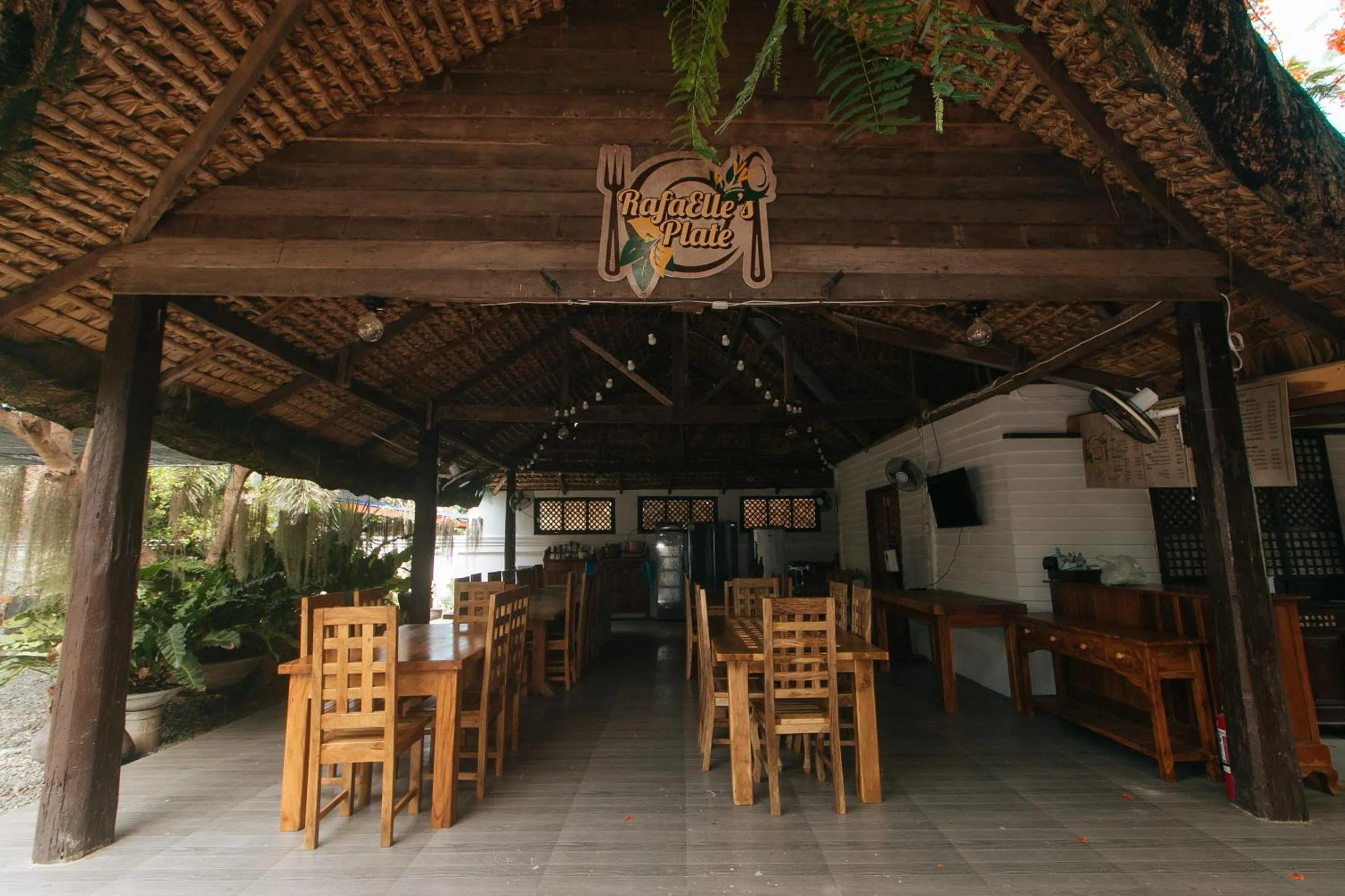 Restaurant/places to eat in RedDoorz at Casa Rafaelle Transient Ilocos Sur