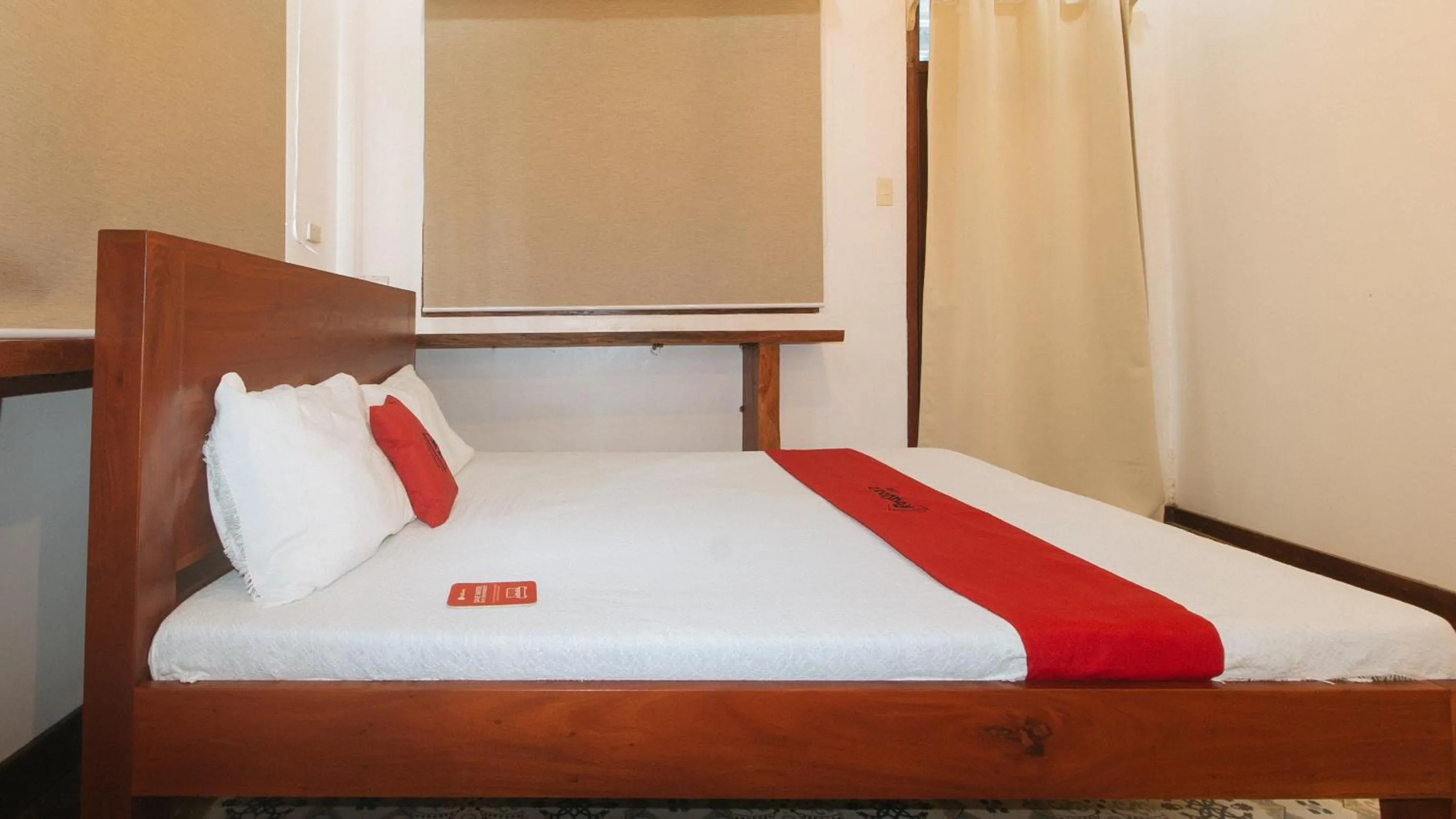 Bed in RedDoorz at Casa Rafaelle Transient Ilocos Sur