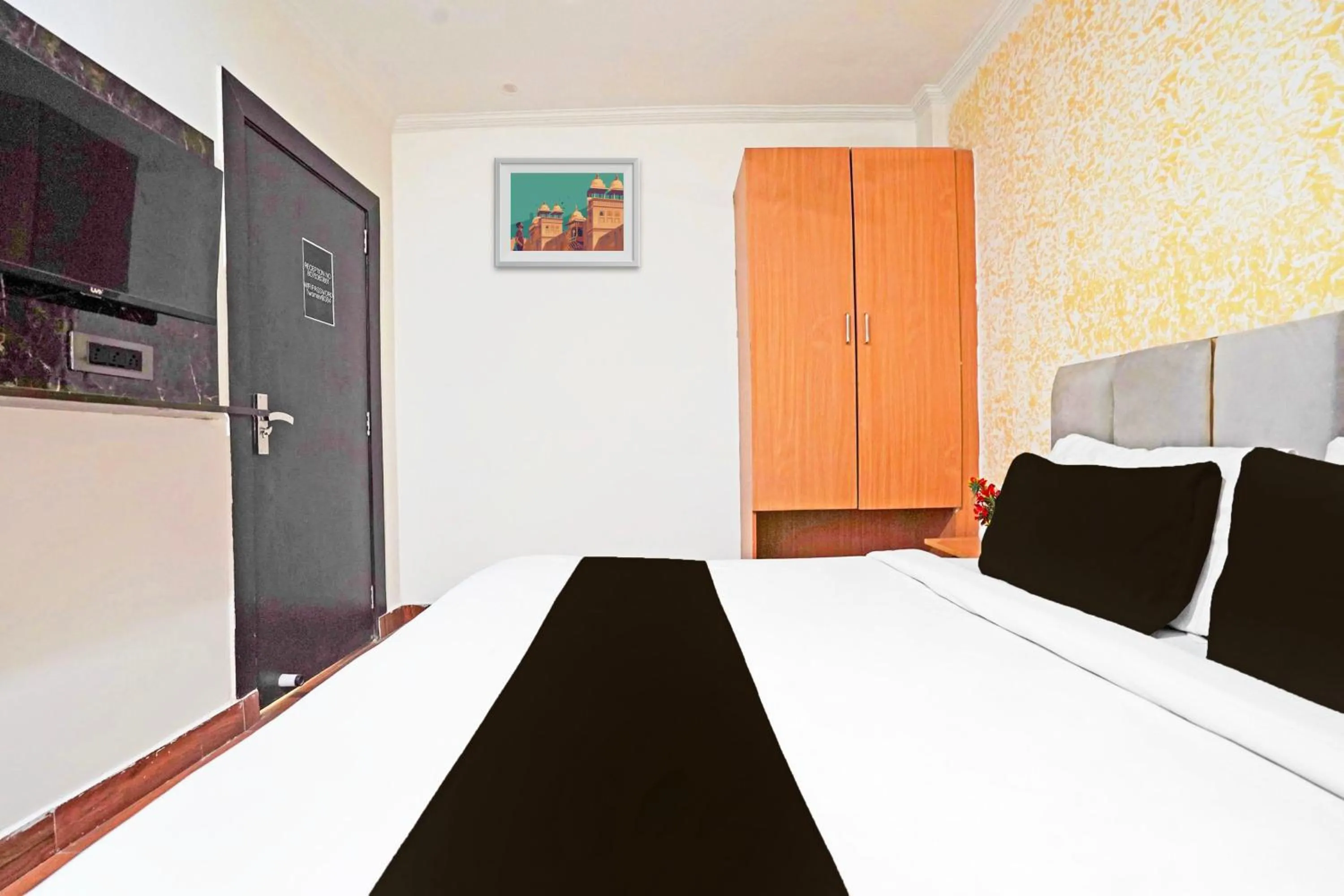 Bedroom, Bed in Super Hotel O Twamev Residency