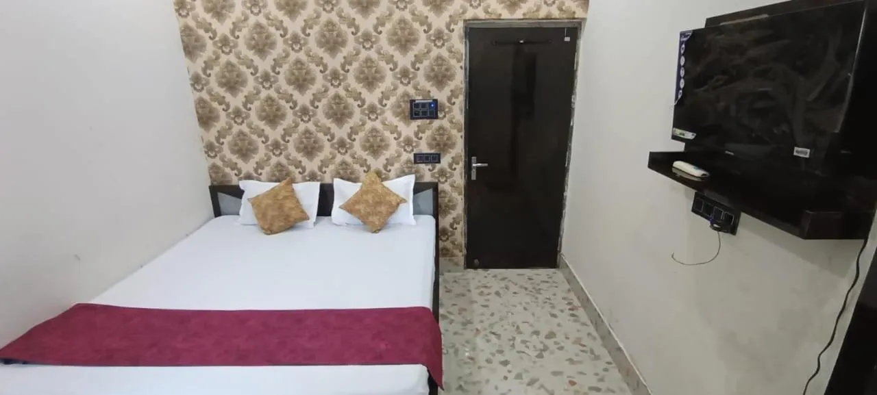 Bed in Hotel Diamond Inn