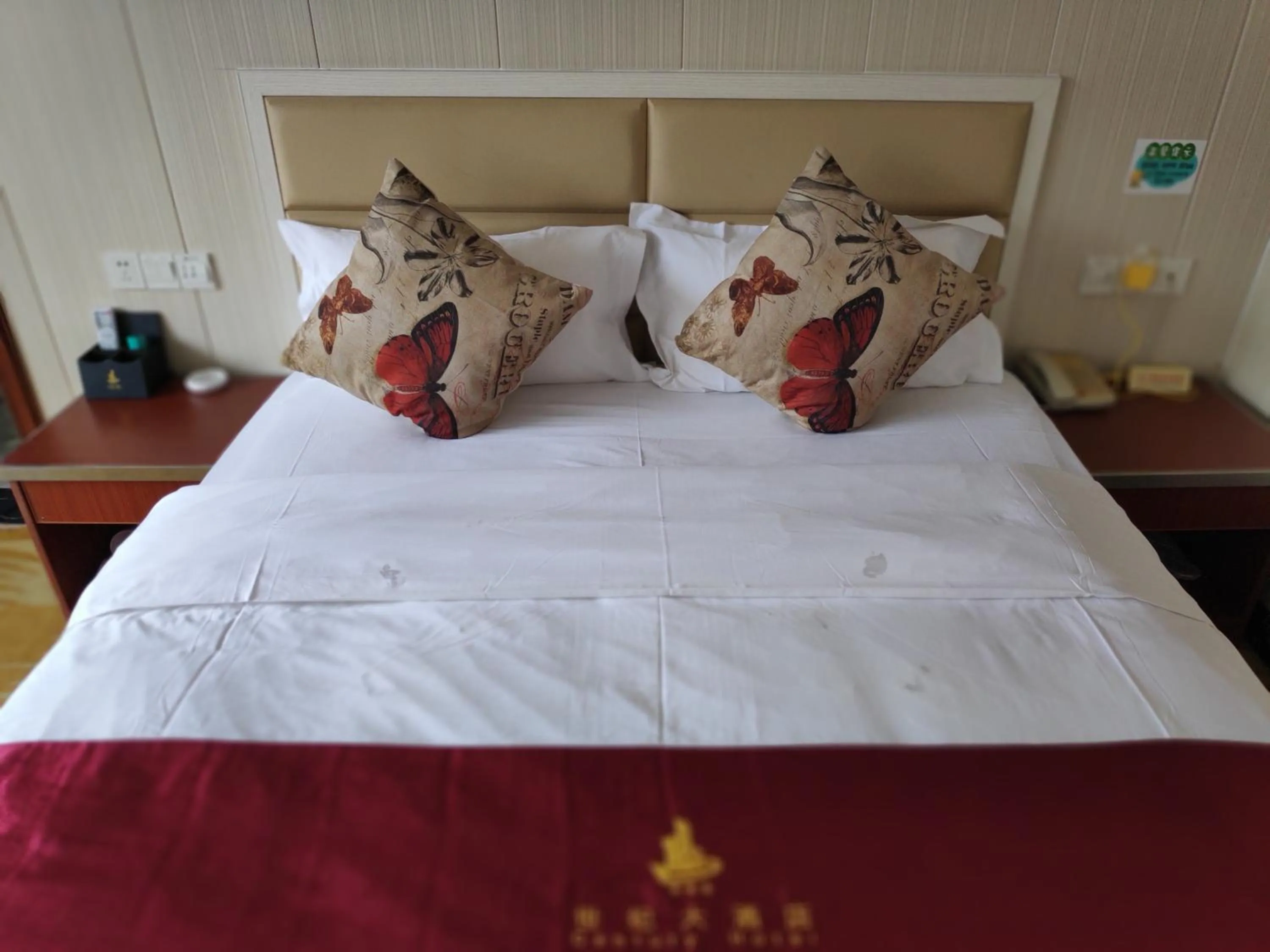 Bed in Century Hotel Tongren