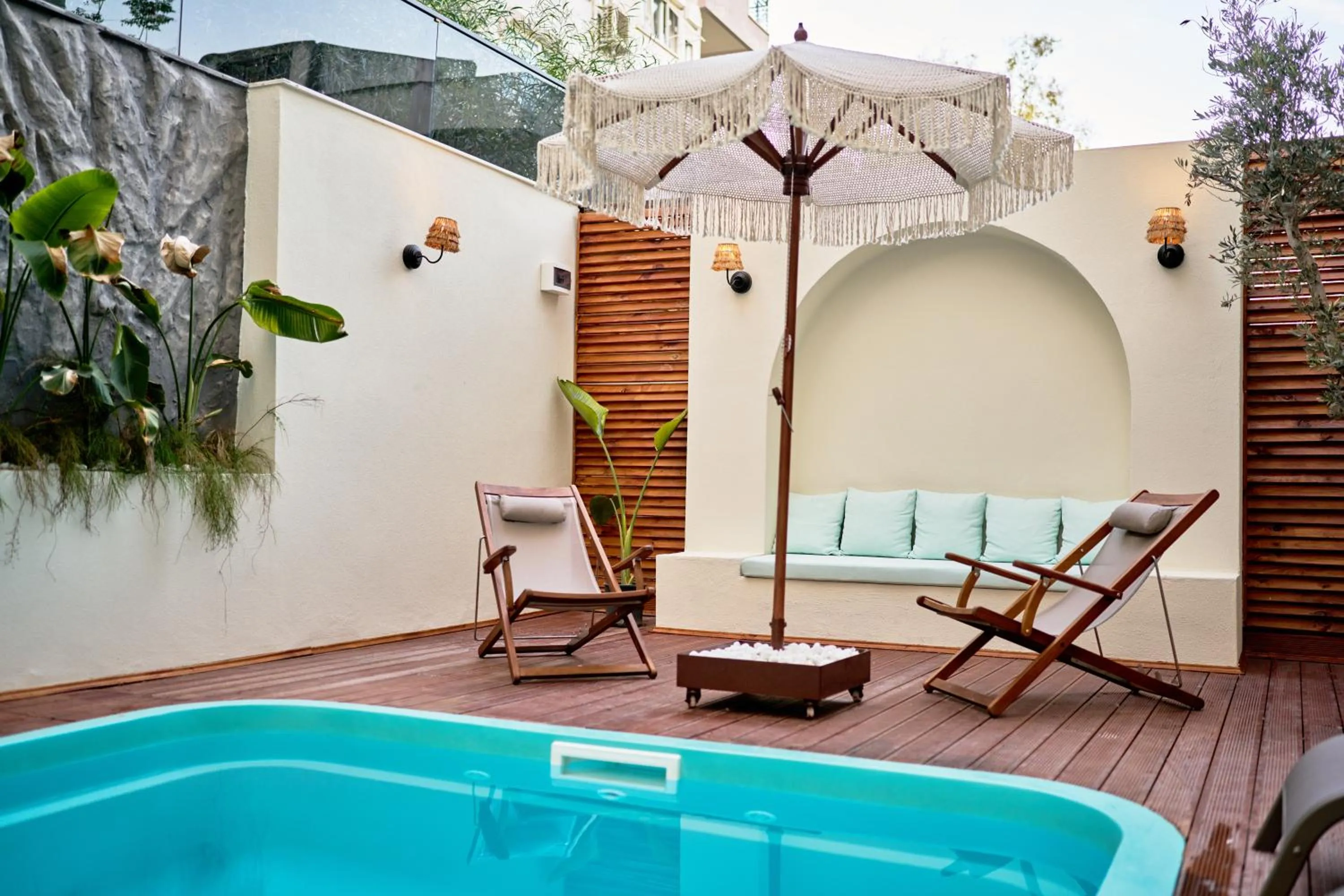 Swimming pool in Lilium Boutique Hotel