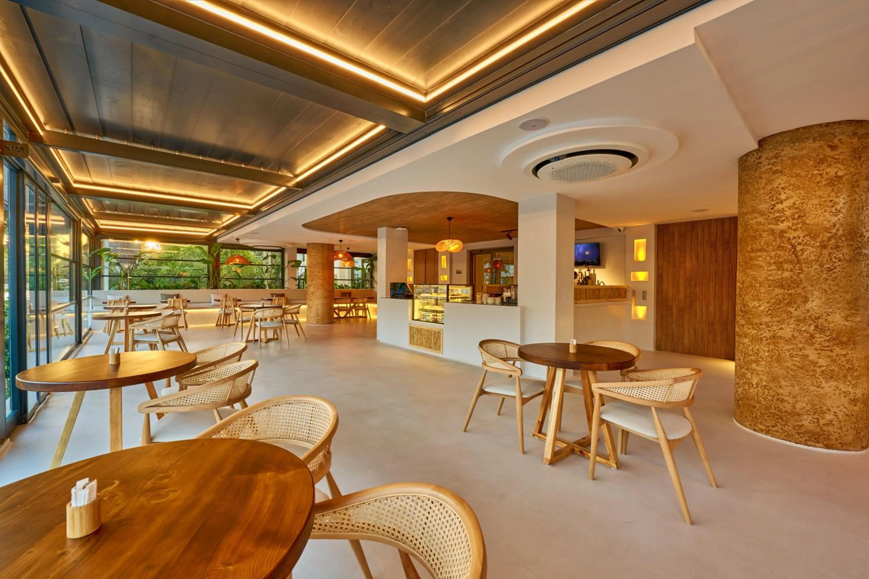 Restaurant/places to eat in Lilium Boutique Hotel