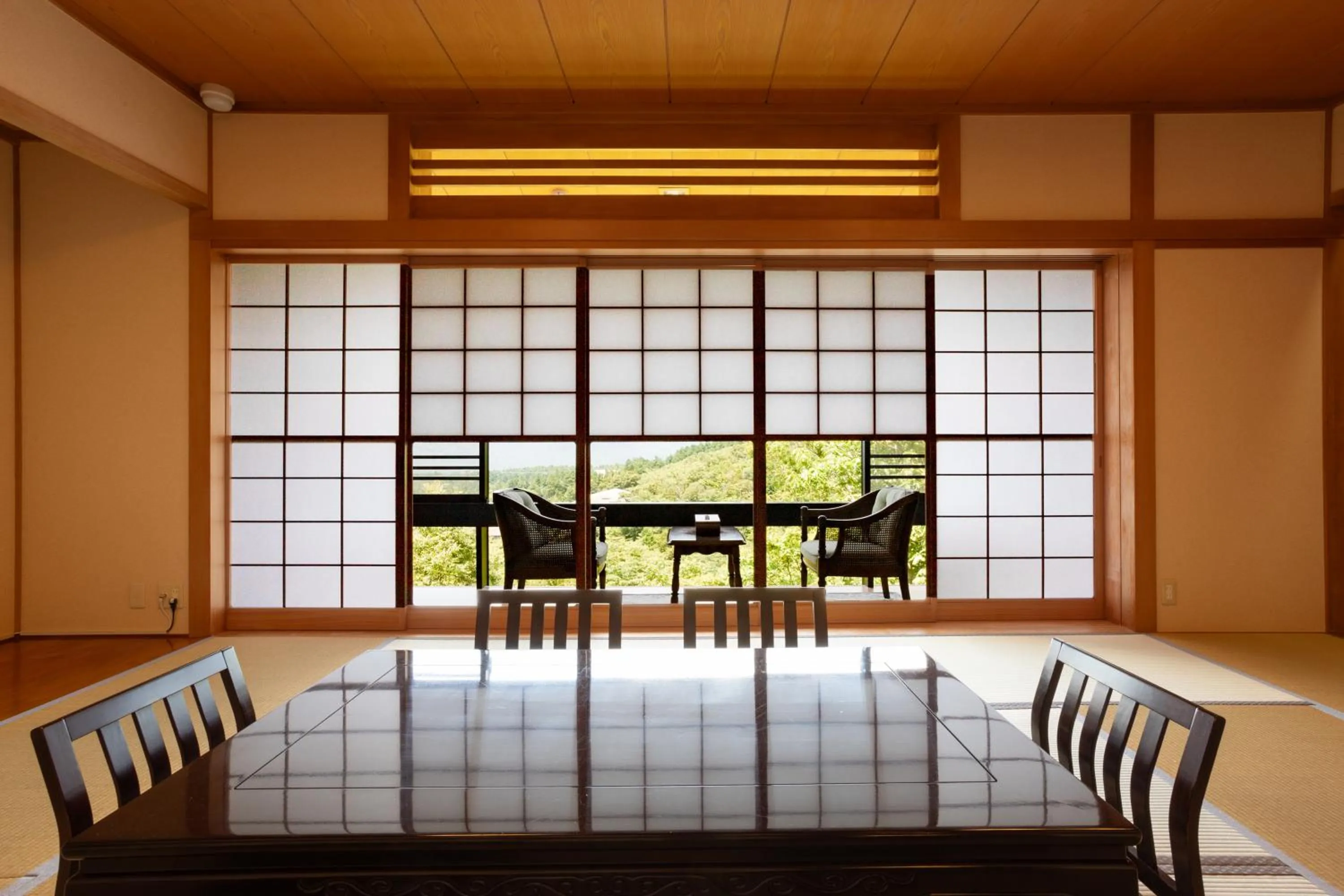 Living room in Hakone Ashinoko Bikeikan 箱根芦ノ湖 美景館