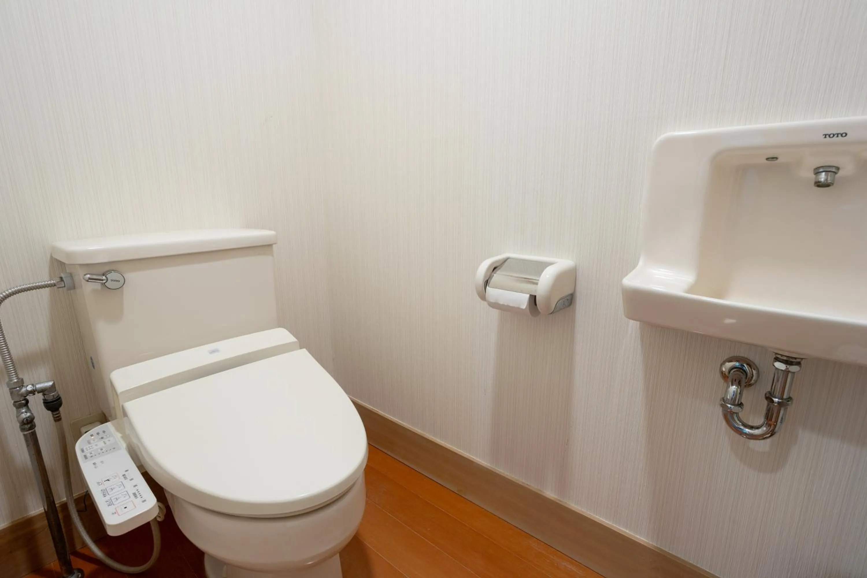 Toilet in Hakone Ashinoko Bikeikan 箱根芦ノ湖 美景館