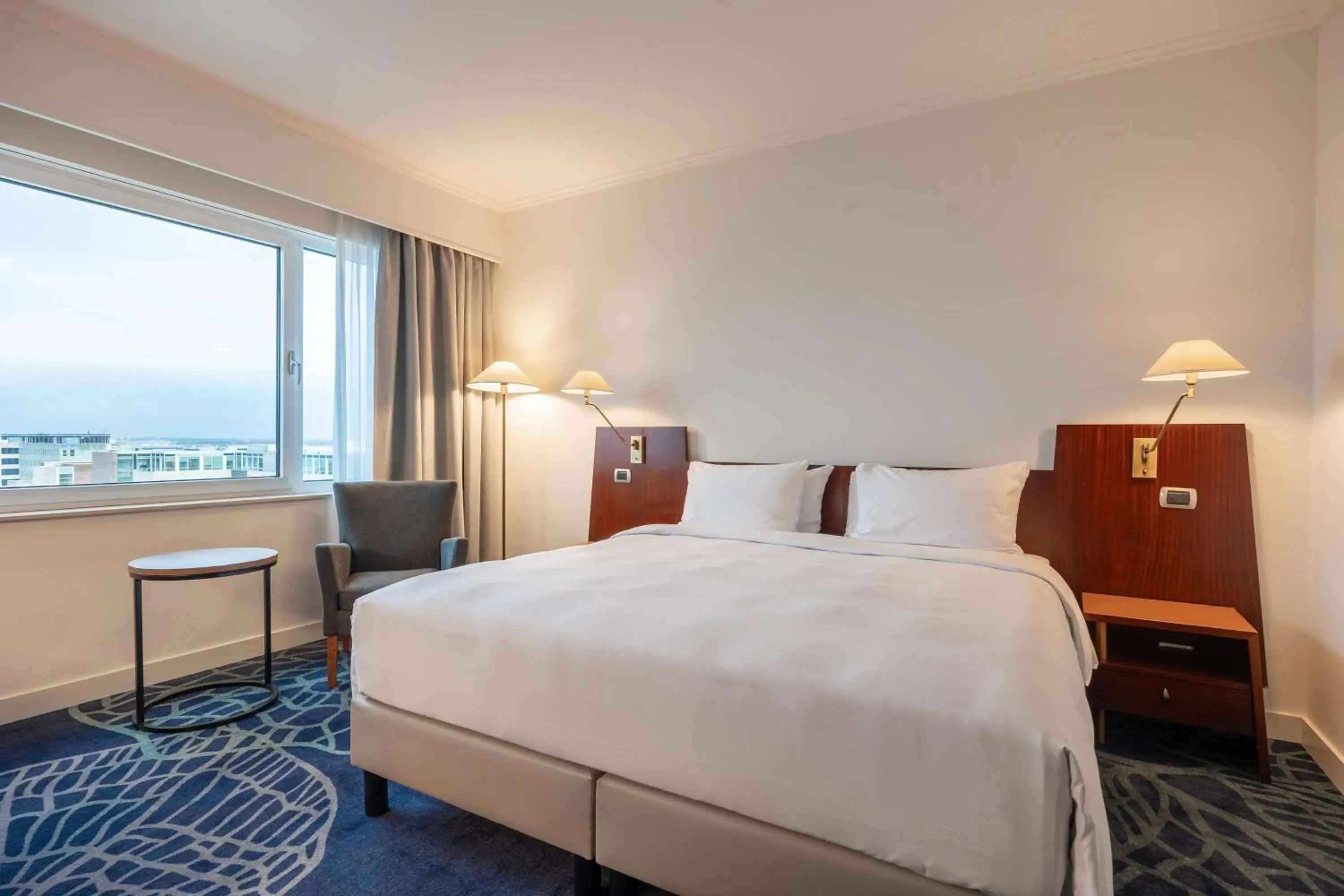 Standard Room - High Floor in Radisson Blu Hotel Amsterdam Airport, Schiphol Standard Room - High Floor in Radisson Blu Hotel Amsterdam Airport, Schiphol