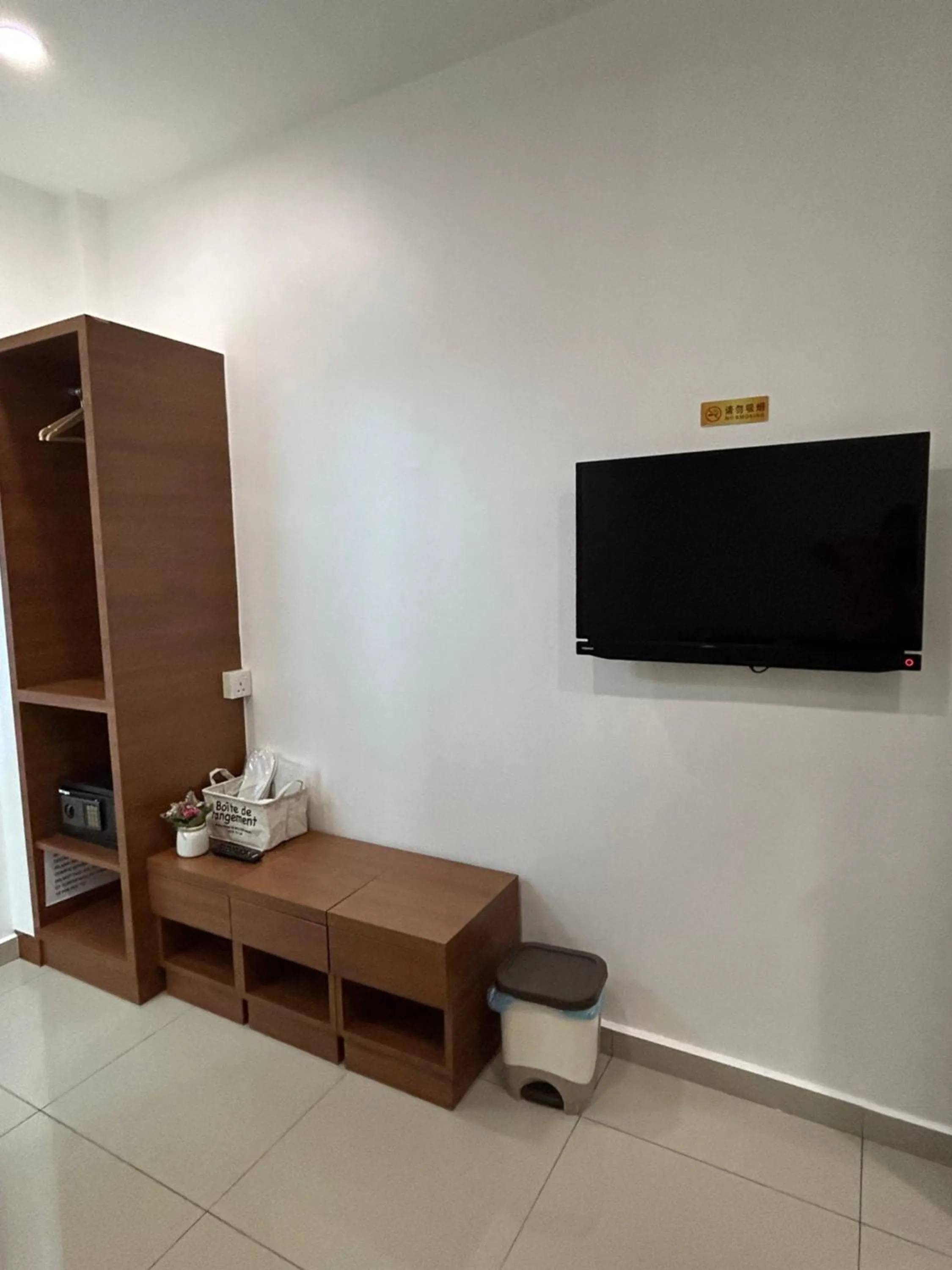 TV and multimedia in Tt Pets and Family Guesthouse Kota Laksamana, Melaka