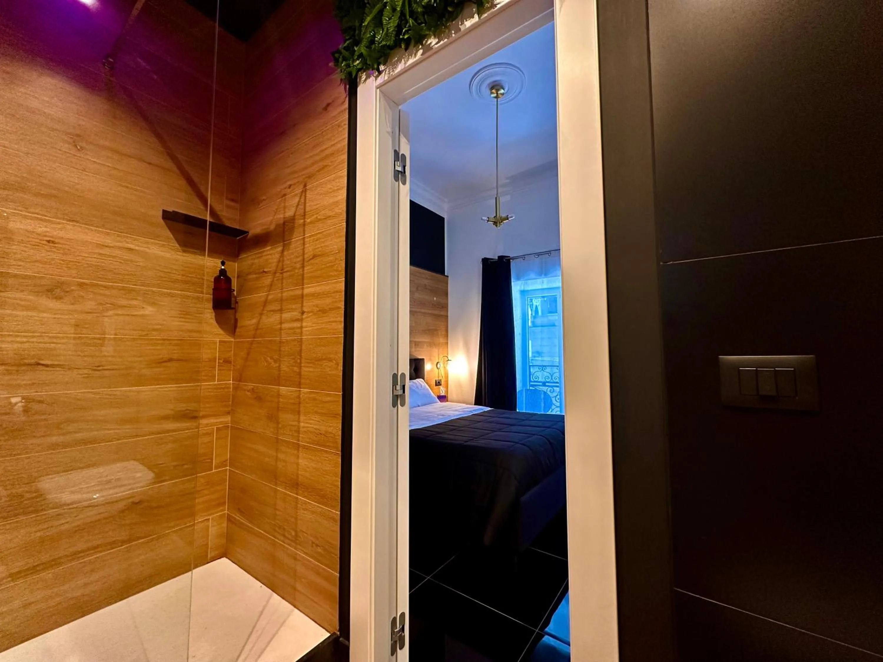 Bathroom in Elegance Rooms Spaccanapoli