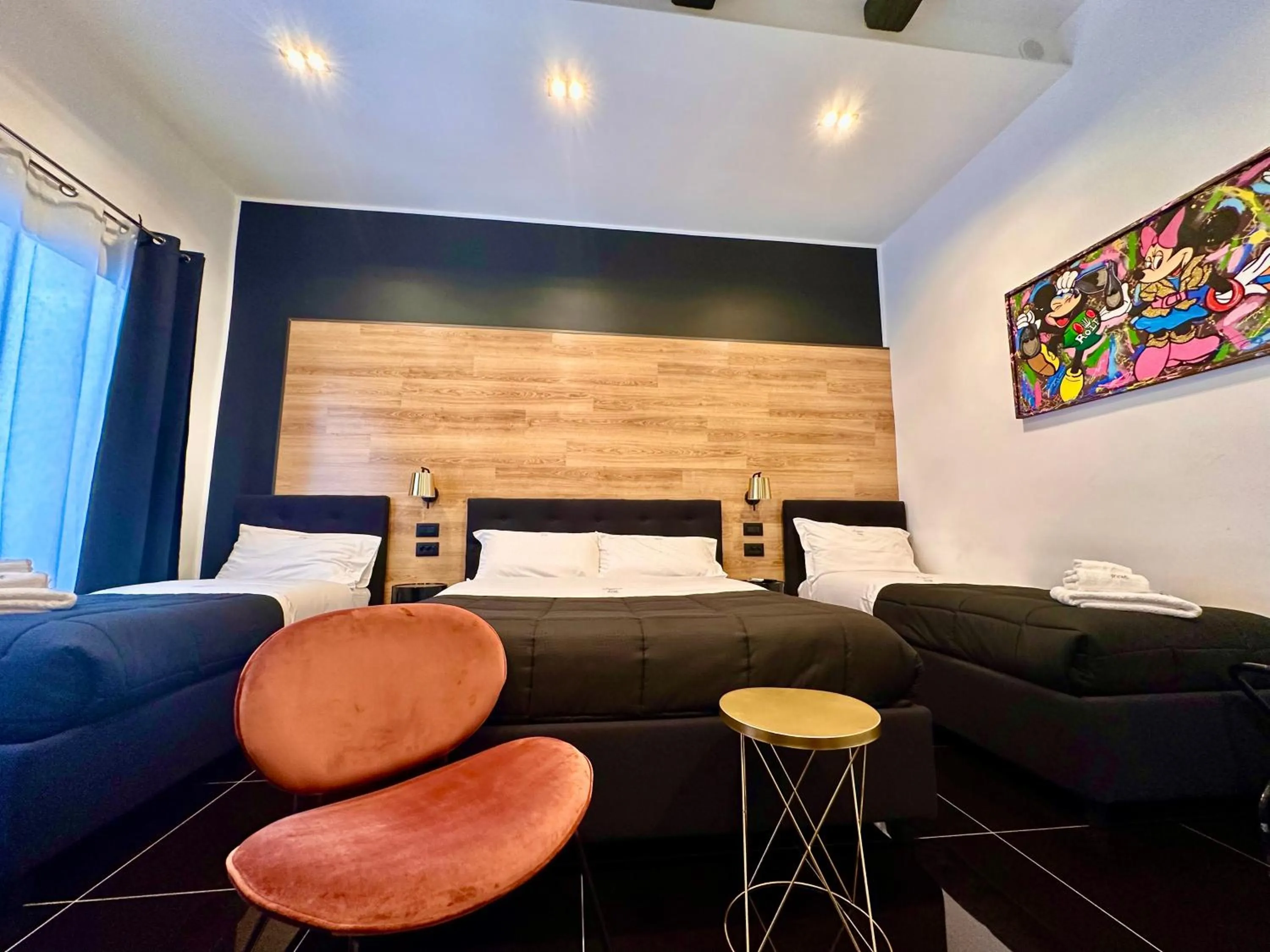 Photo of the whole room, Bed in Elegance Rooms Spaccanapoli