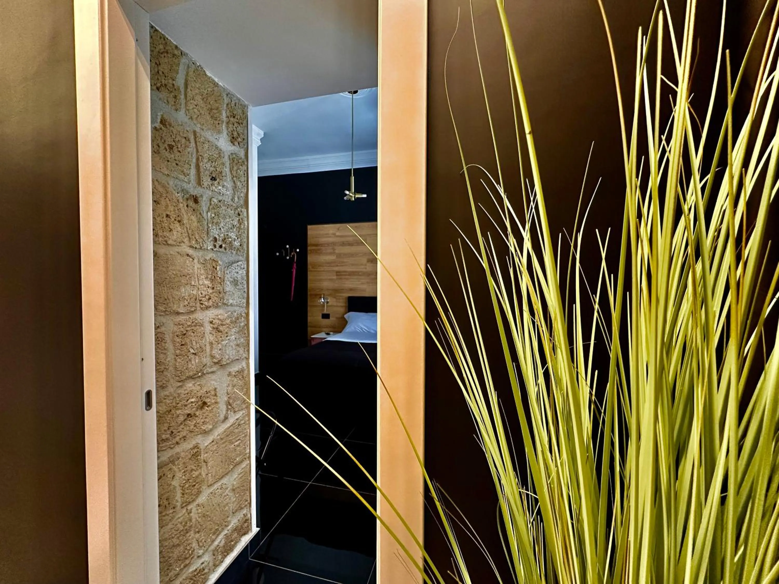 Decorative detail in Elegance Rooms Spaccanapoli