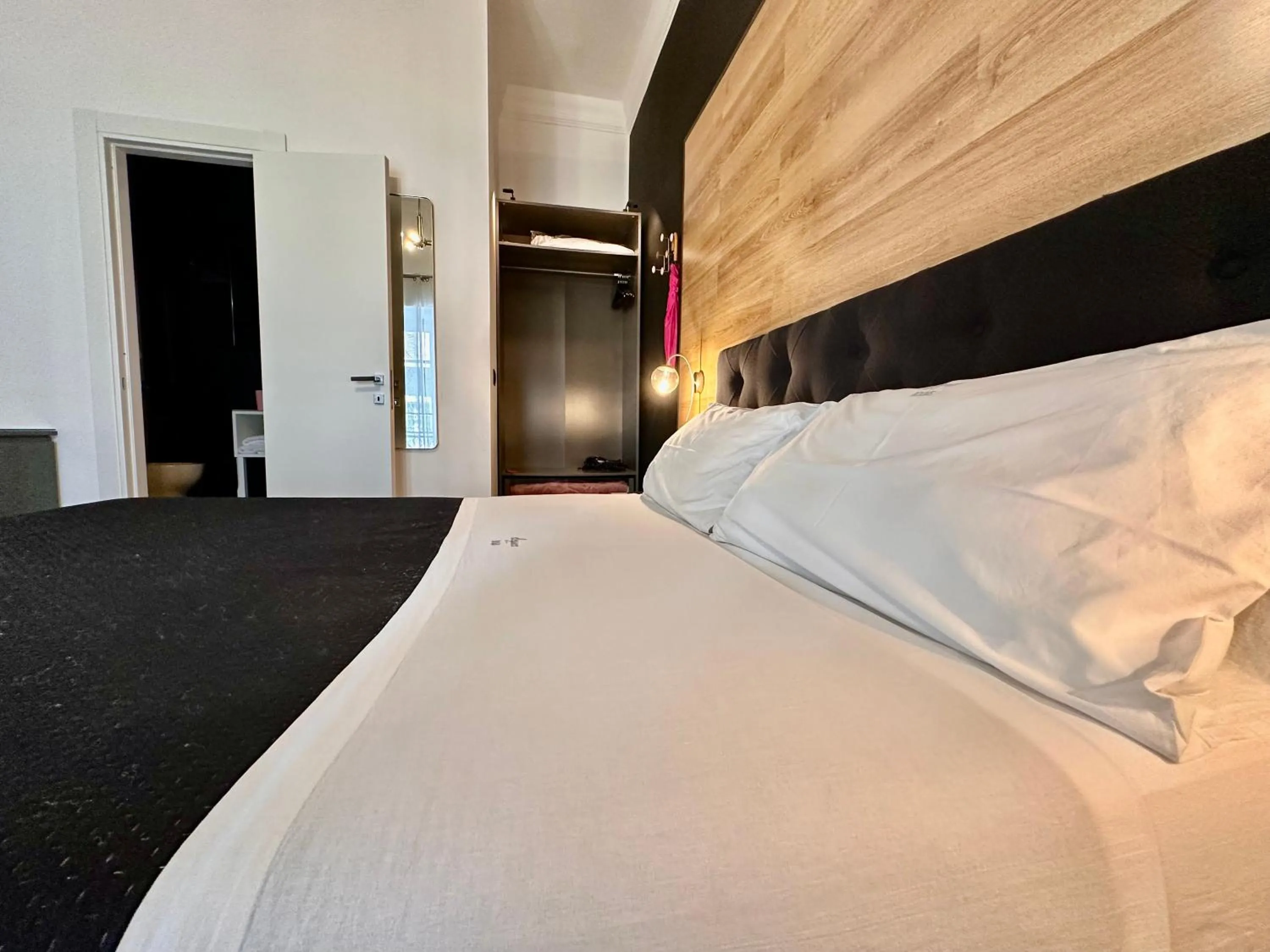 Bedroom, Bed in Elegance Rooms Spaccanapoli