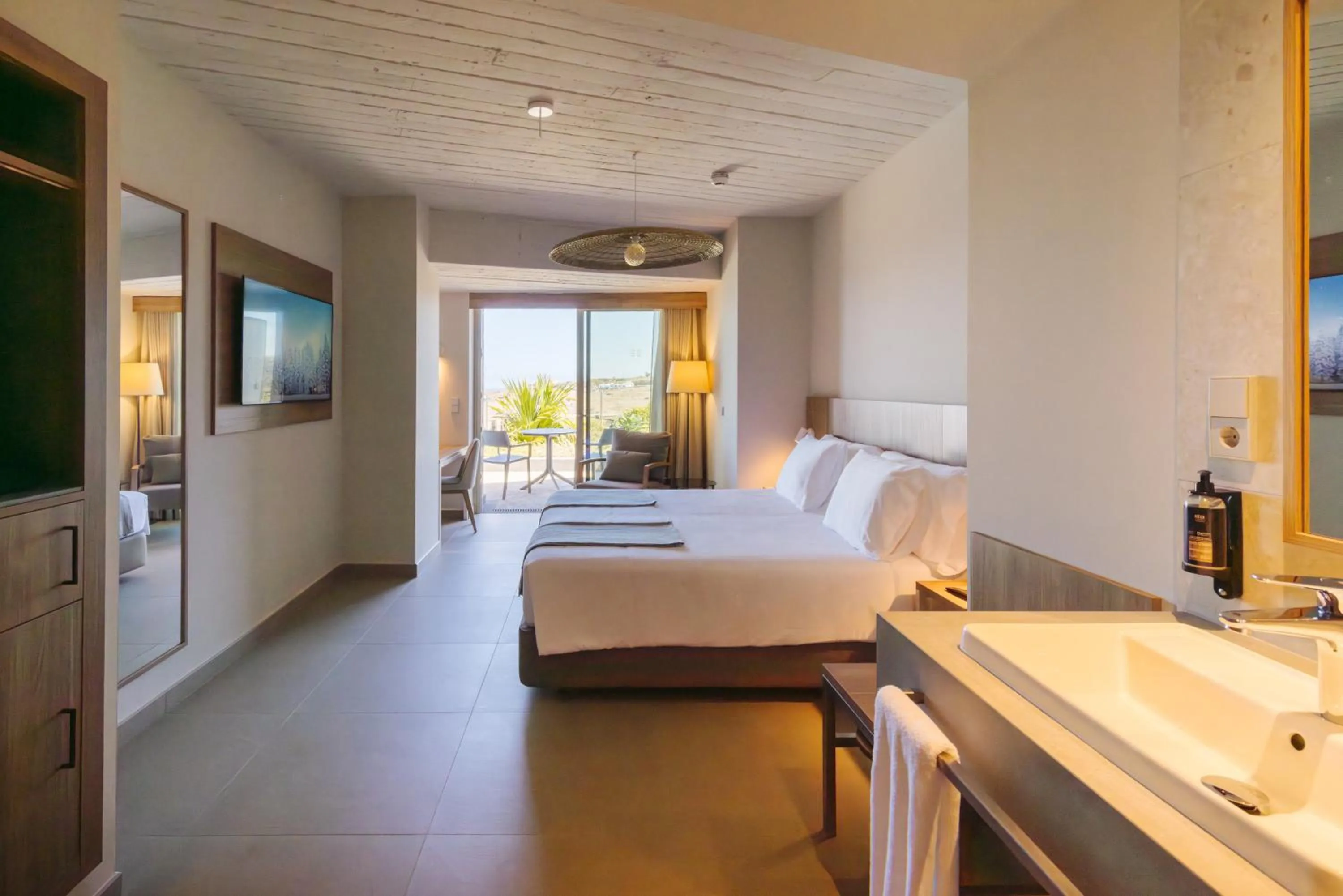 Deluxe Double Room with Sea View in BANCAL HOTEL and SPA