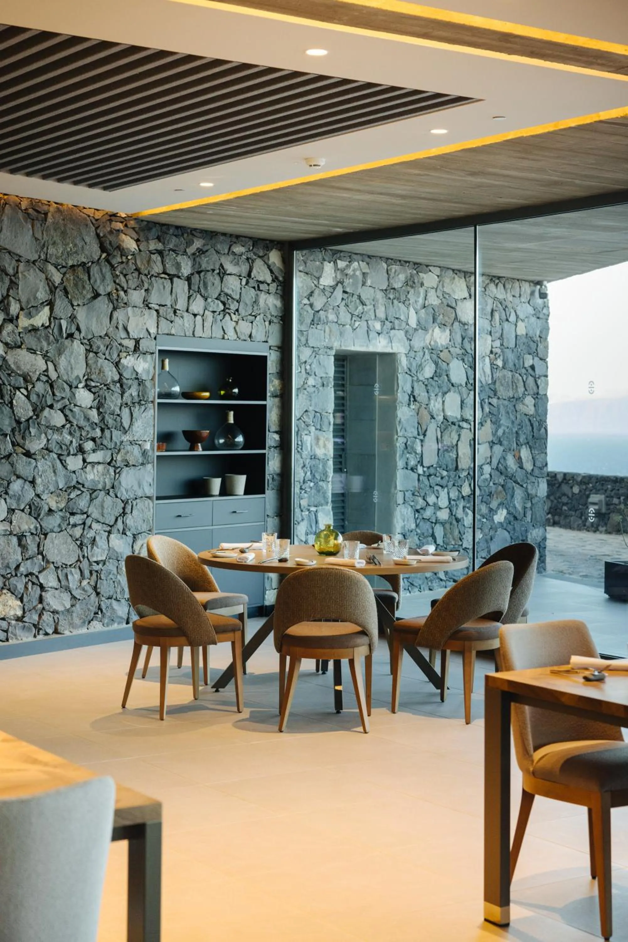 Restaurant/places to eat in BANCAL HOTEL and SPA