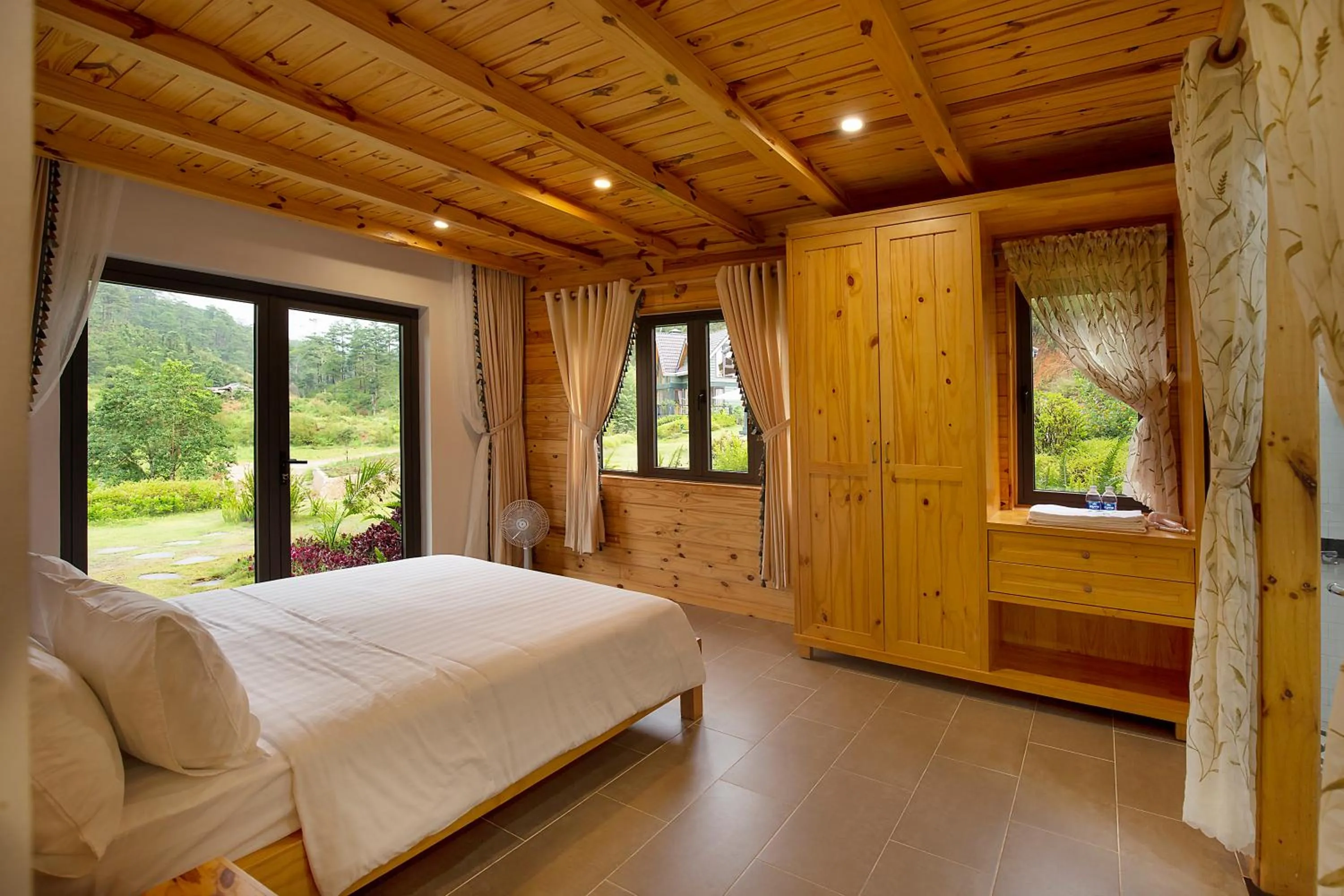 Bed in Lat Valley Retreat Village