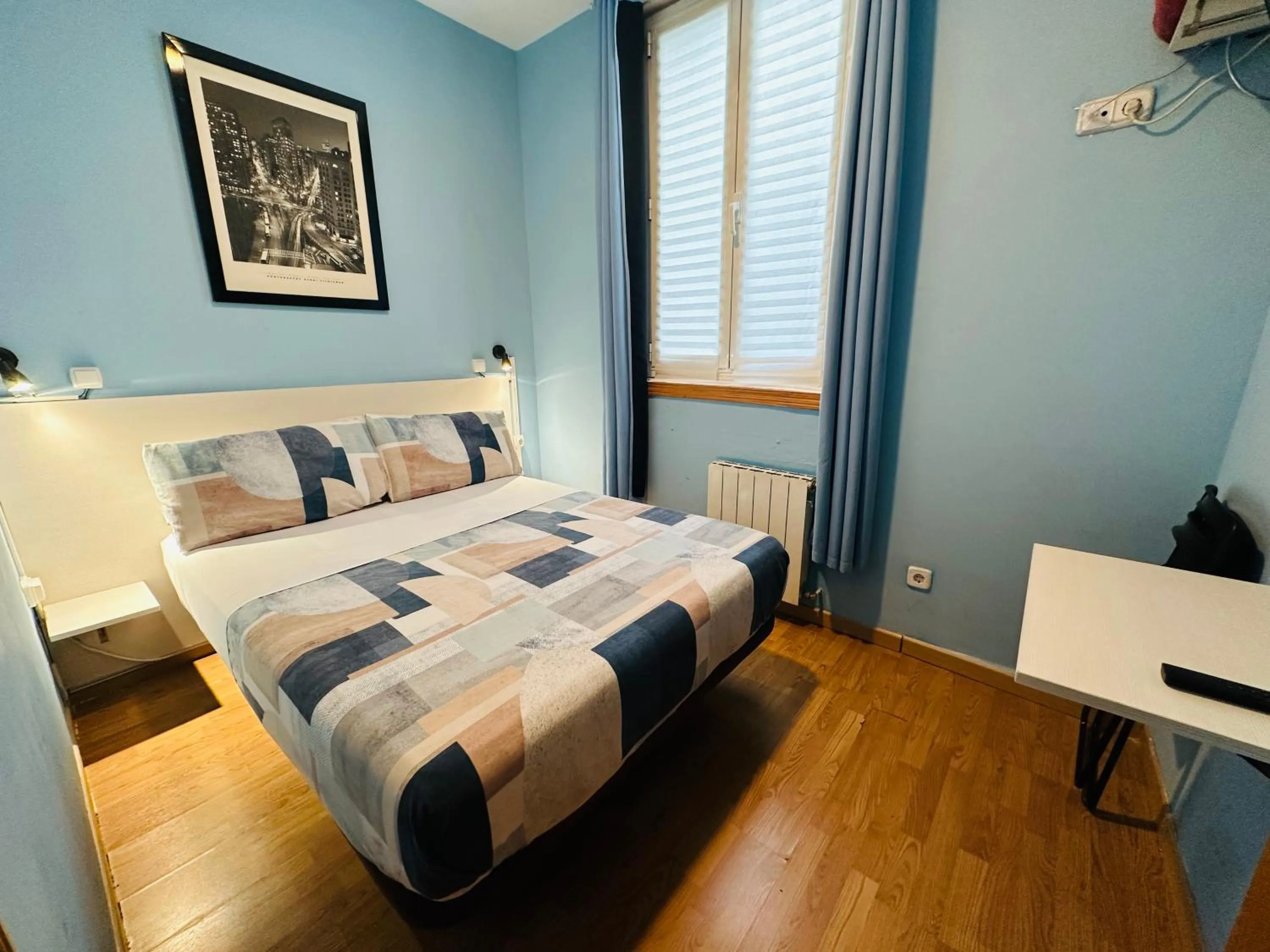 Photo of the whole room, Bed in CH Casillas