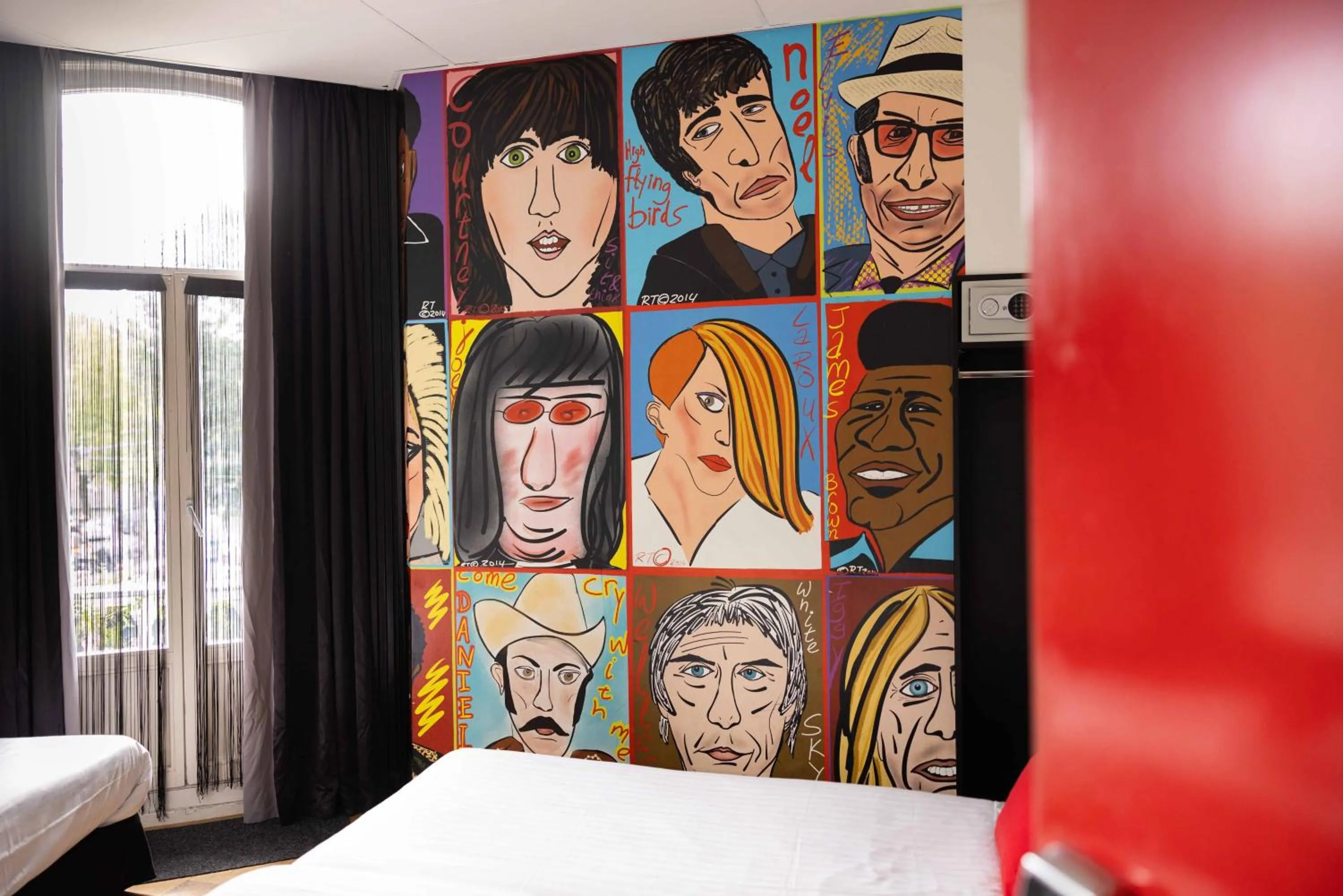 Bed in Backstage Hotel Amsterdam