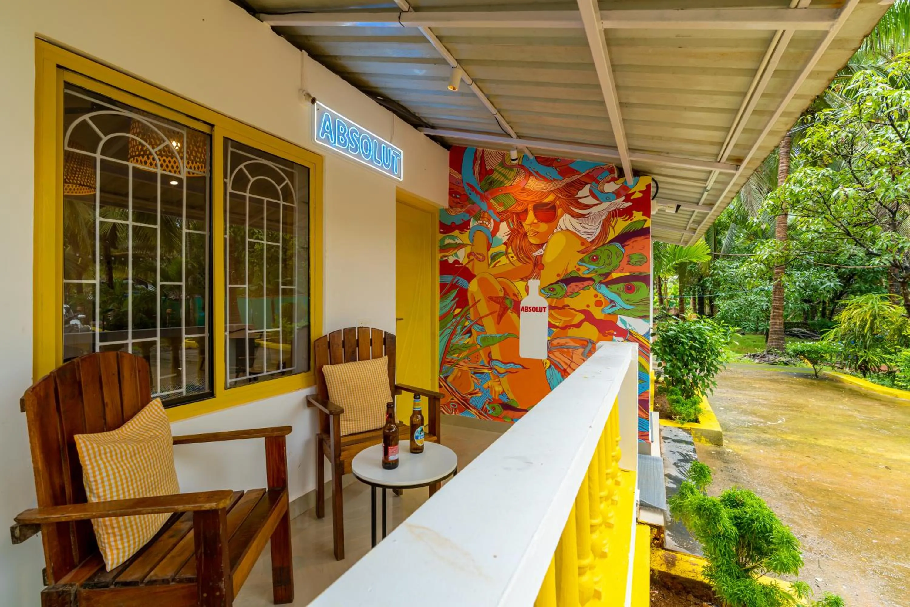 Garden in Whoopers Party Hostel, Palolem