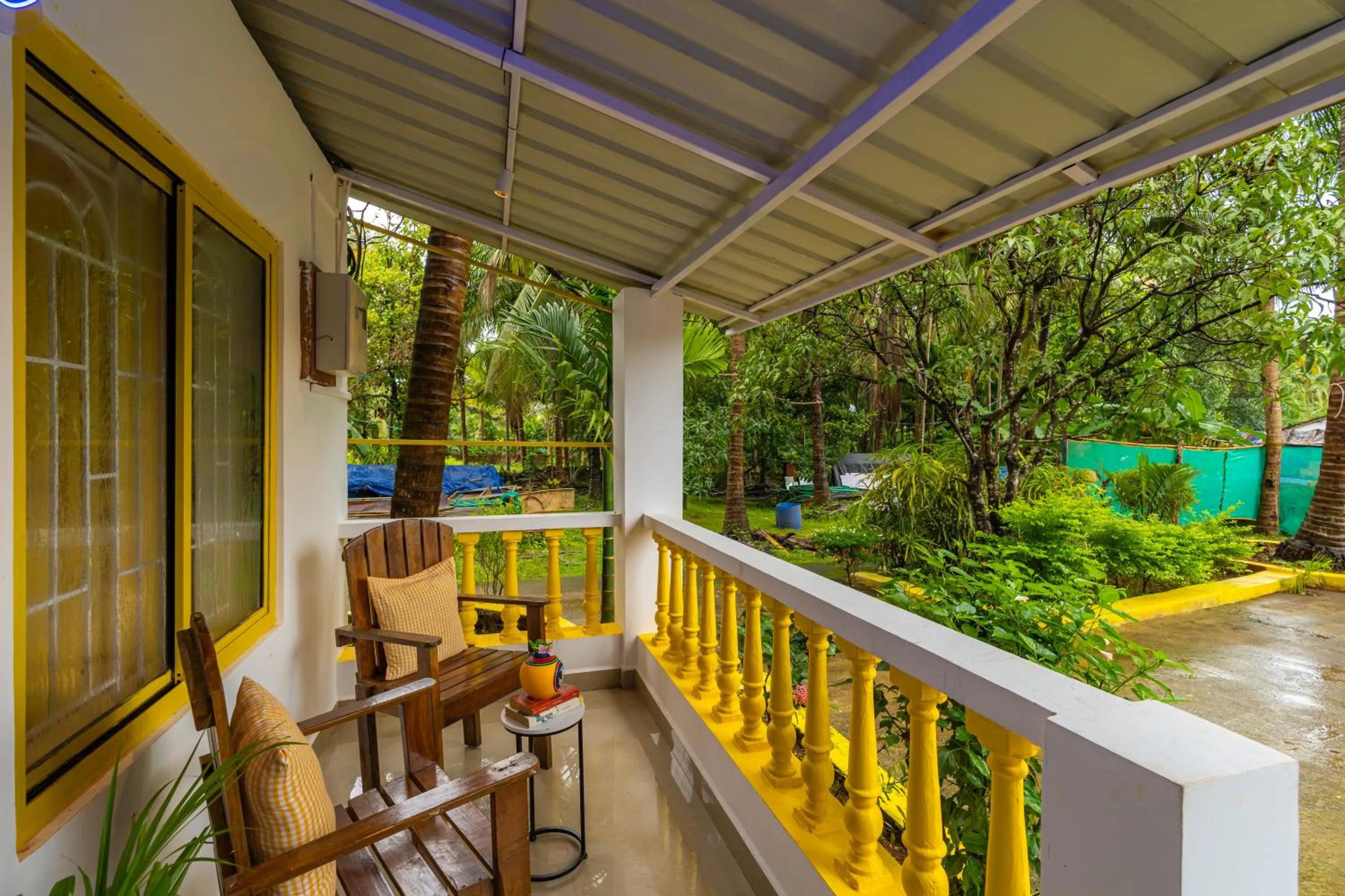Balcony/Terrace in Whoopers Party Hostel, Palolem