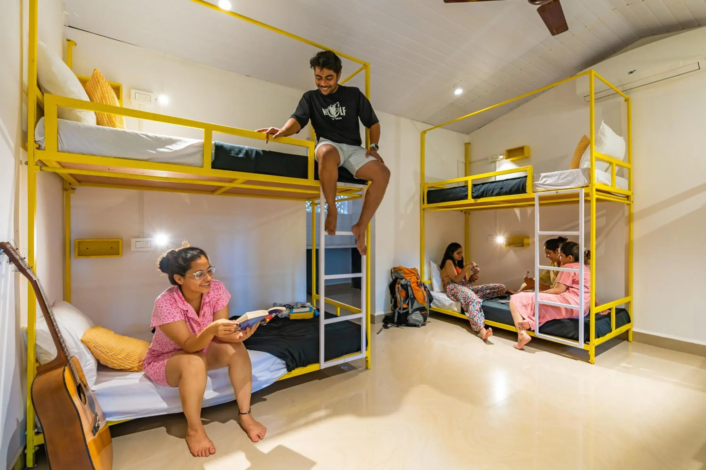 Bed in 6-Bed Mixed Dormitory Room in Whoopers Party Hostel, Palolem Bed in 6-Bed Mixed Dormitory Room in Whoopers Party Hostel, Palolem