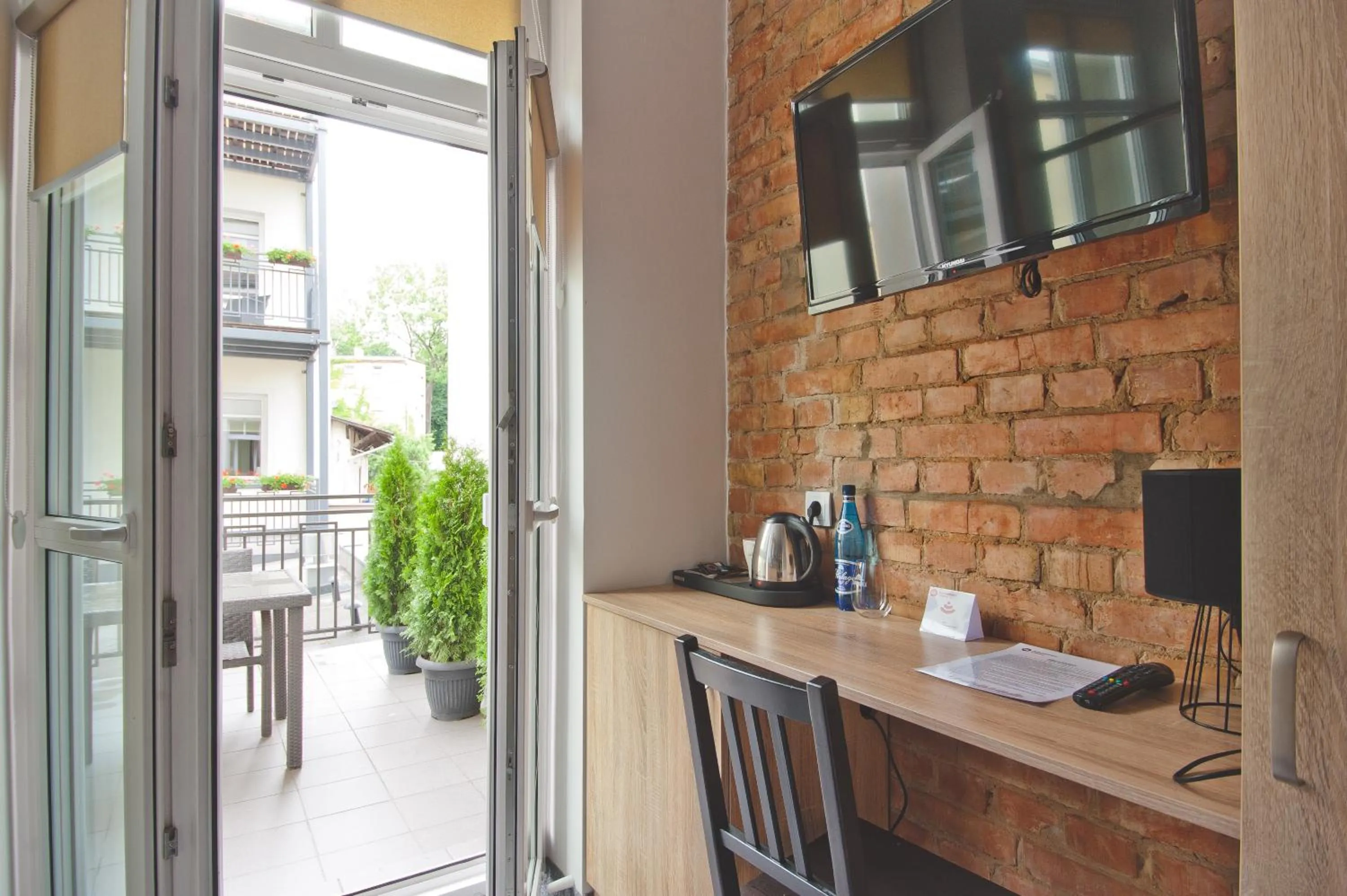 Coffee/tea facilities in Apartamenty Leszno