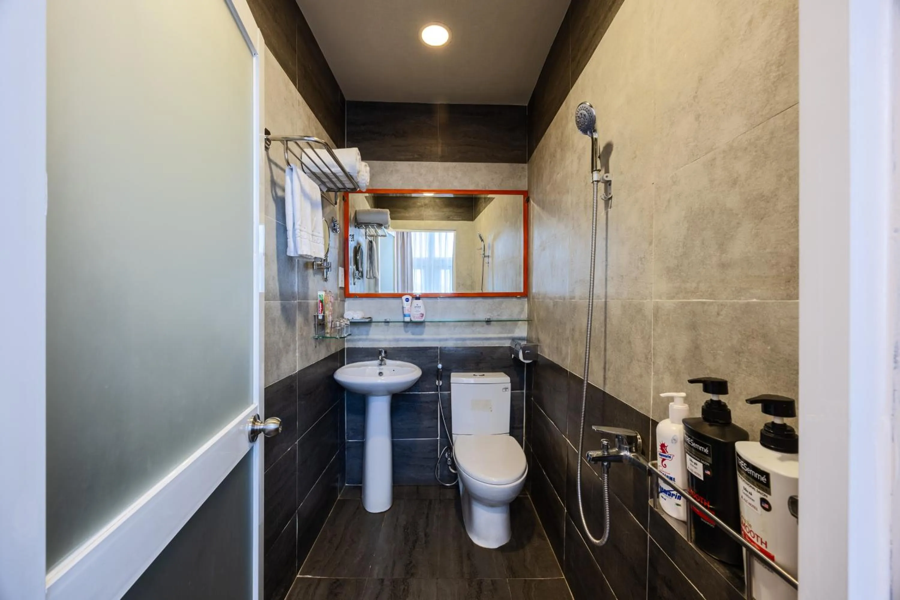 A25 Hotel - 25 Trương Định