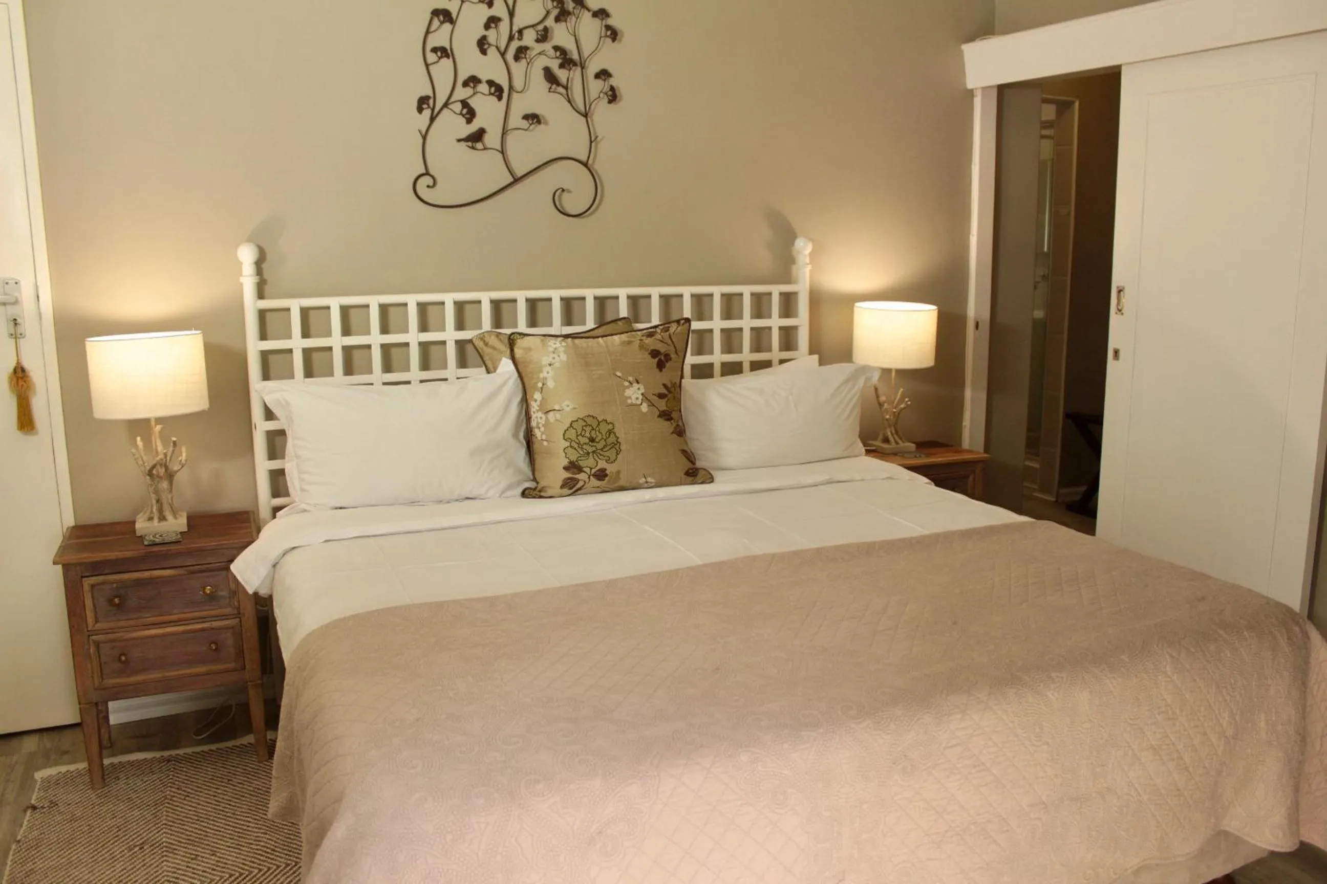 Bedroom, Bed in Cathkin Cottage Bed & Breakfast