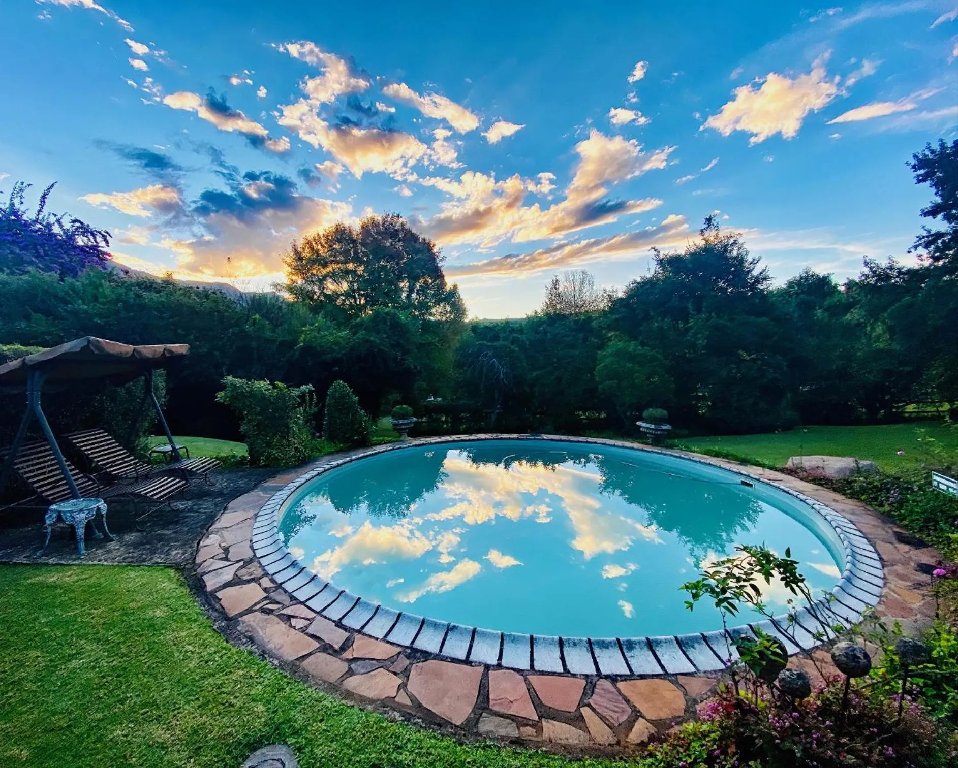 Swimming pool in Cathkin Cottage Bed & Breakfast