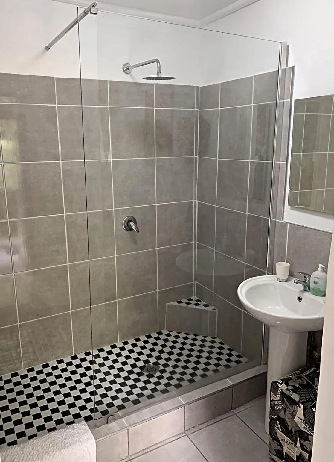 Bathroom in Cathkin Cottage Bed & Breakfast