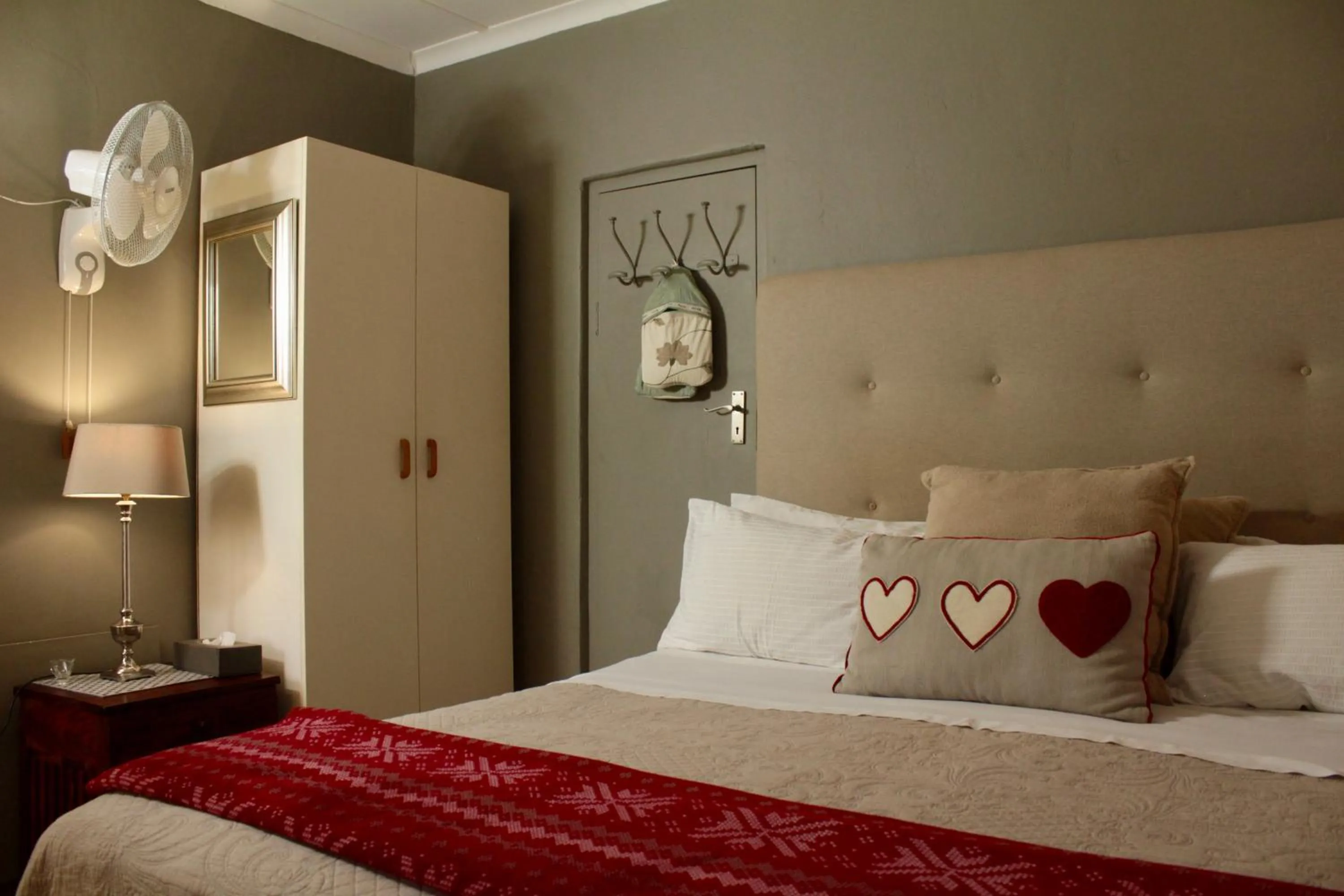 Bedroom, Bed in Cathkin Cottage Bed & Breakfast