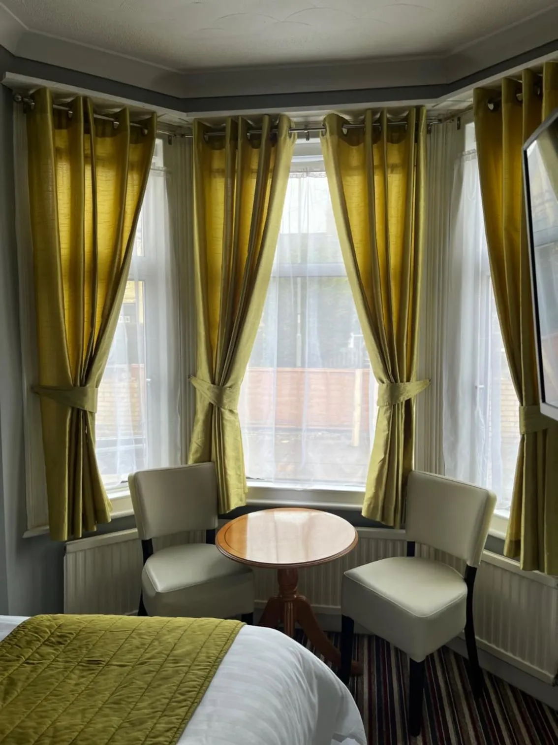 Bed in Sorrento Hotel & Restaurant