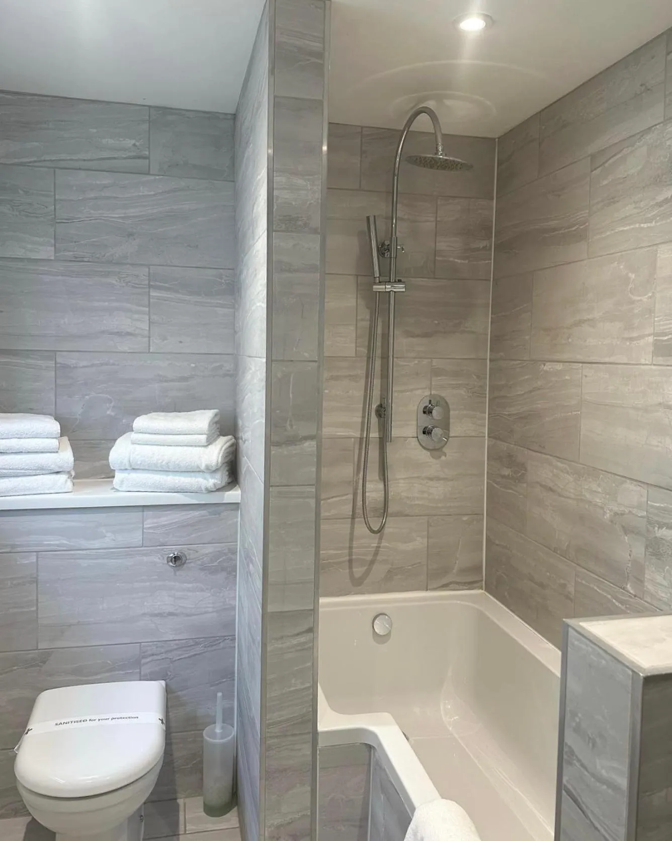 Bathroom in Sorrento Hotel & Restaurant