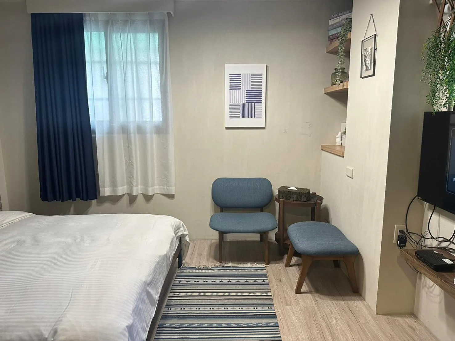 Photo of the whole room, Bed in 好趣旅店 How Chill Inn #風格設計民宿 #停車折抵 #可包棟