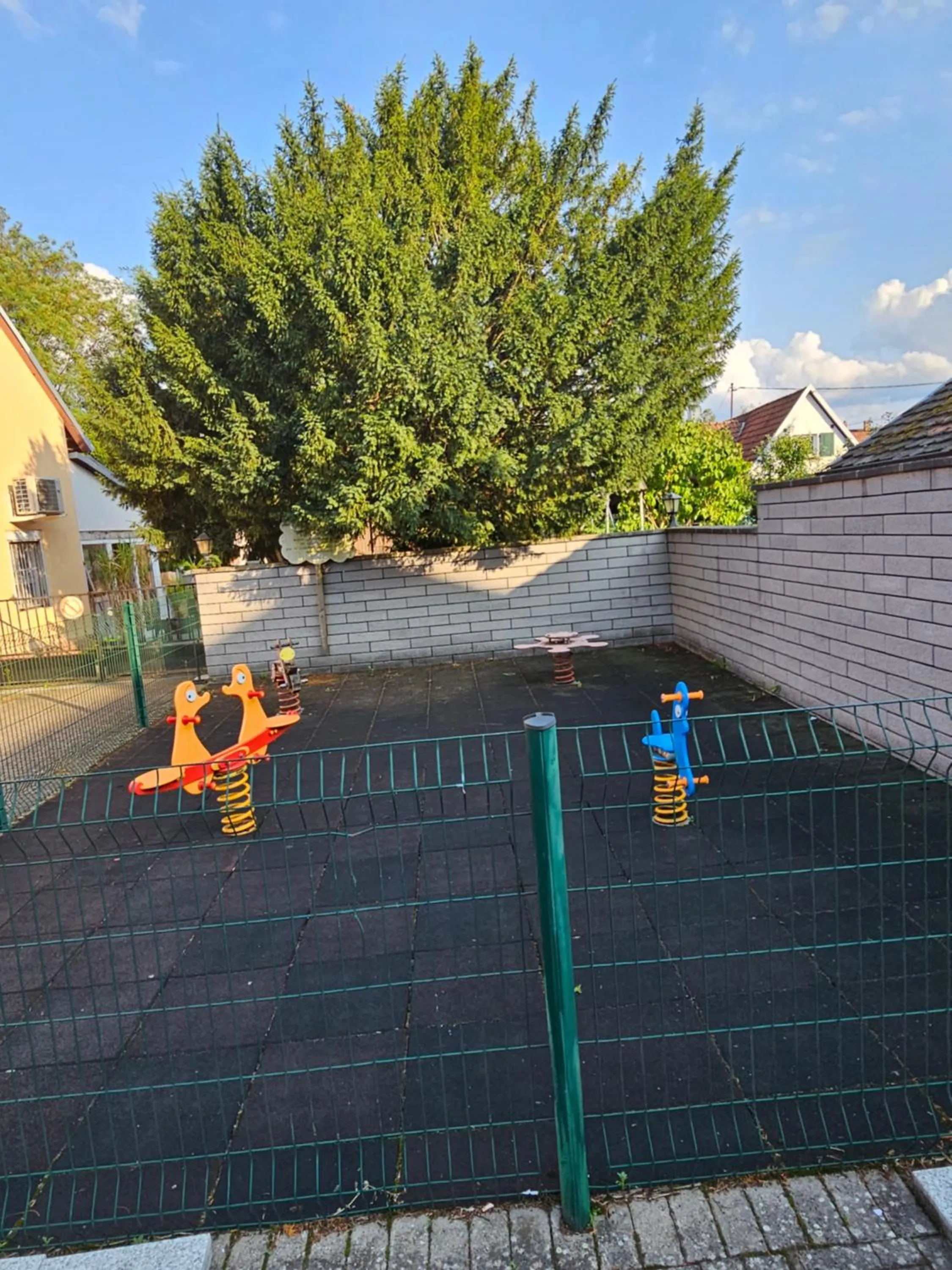 Children play ground in Hôtel à la croix d'or