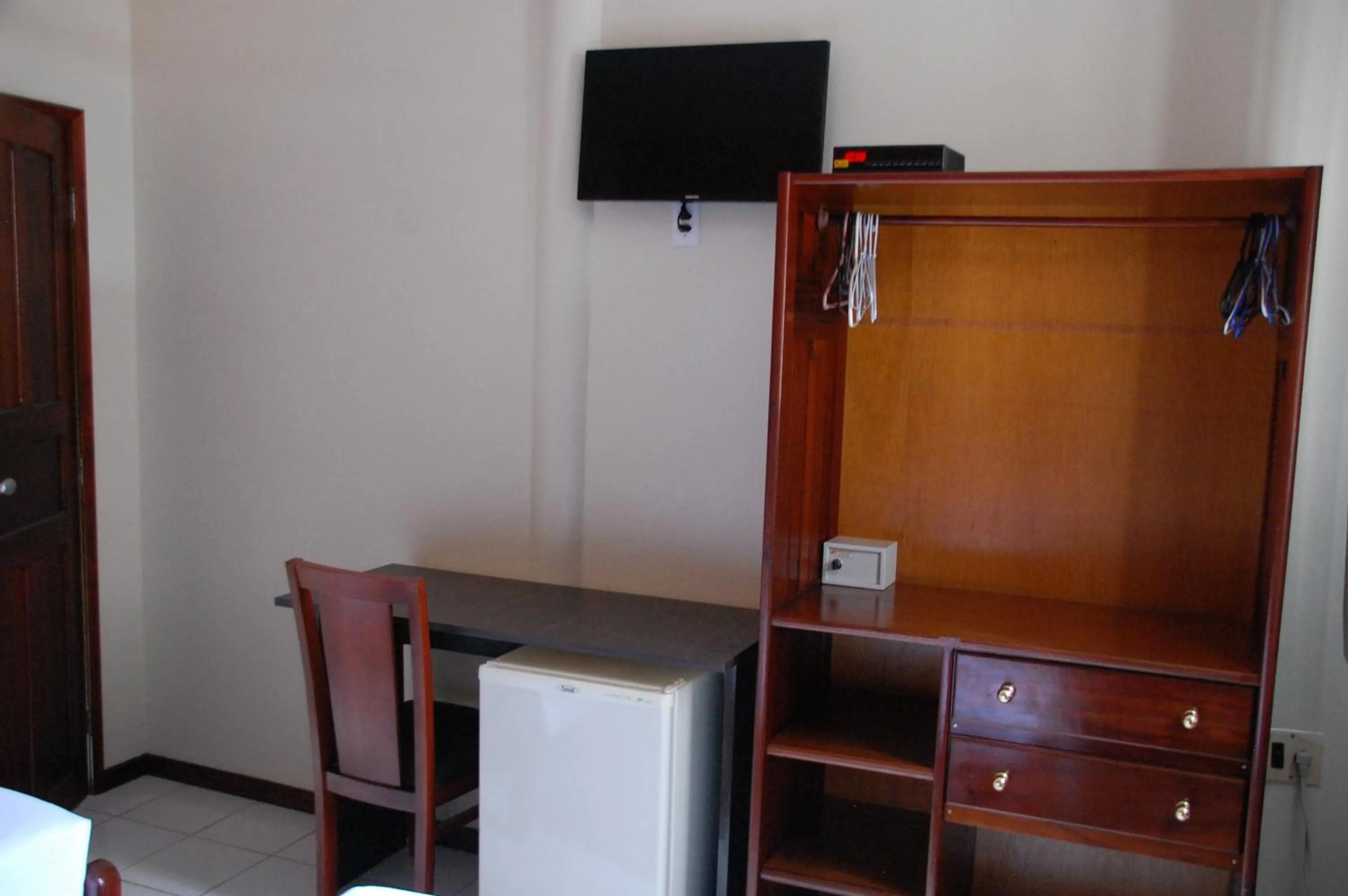 TV and multimedia in Netuno Beach Hotel