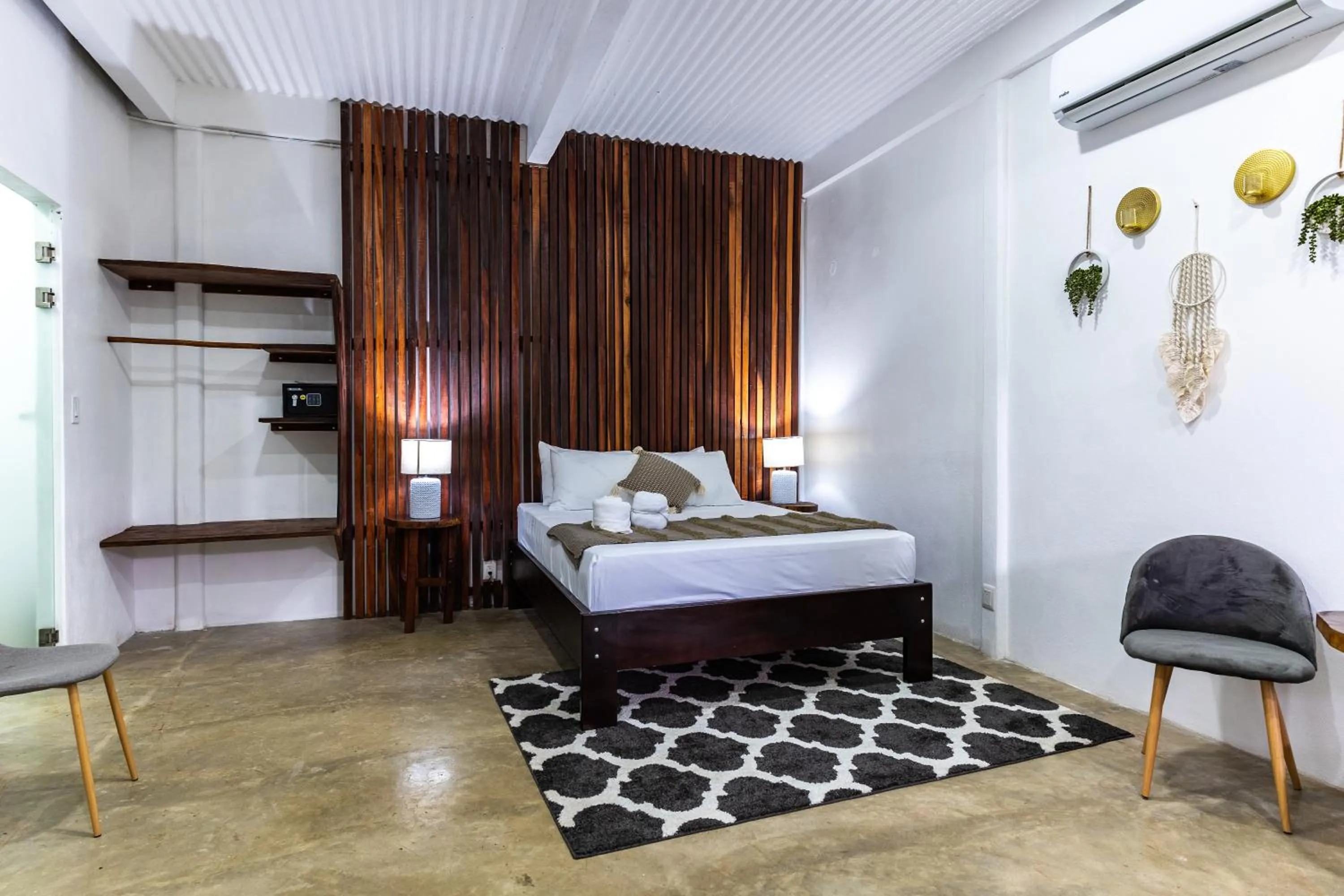 Seating area, Bed in El Deseo Serendipity Tortuguero