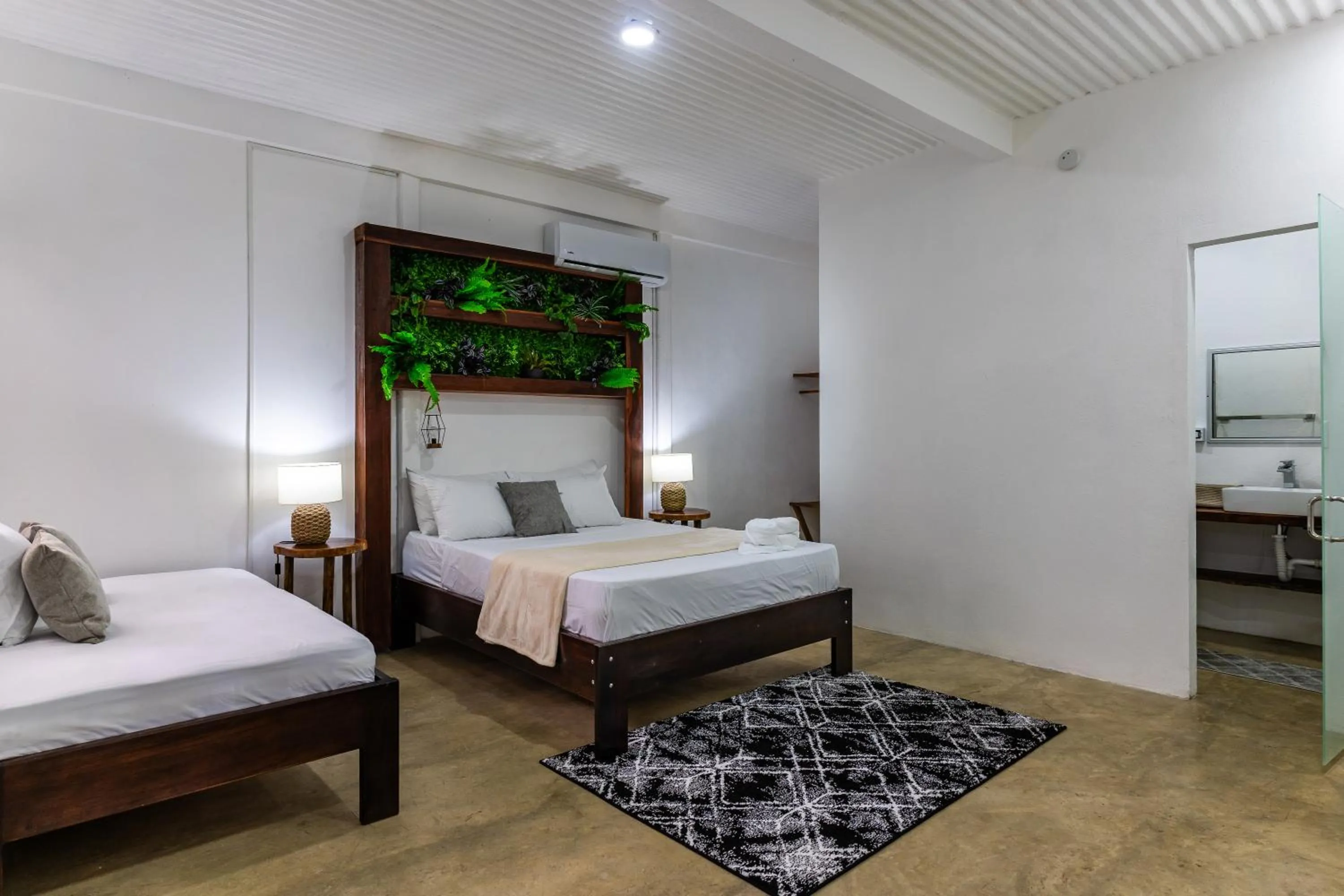 Bed in El Deseo Serendipity Tortuguero