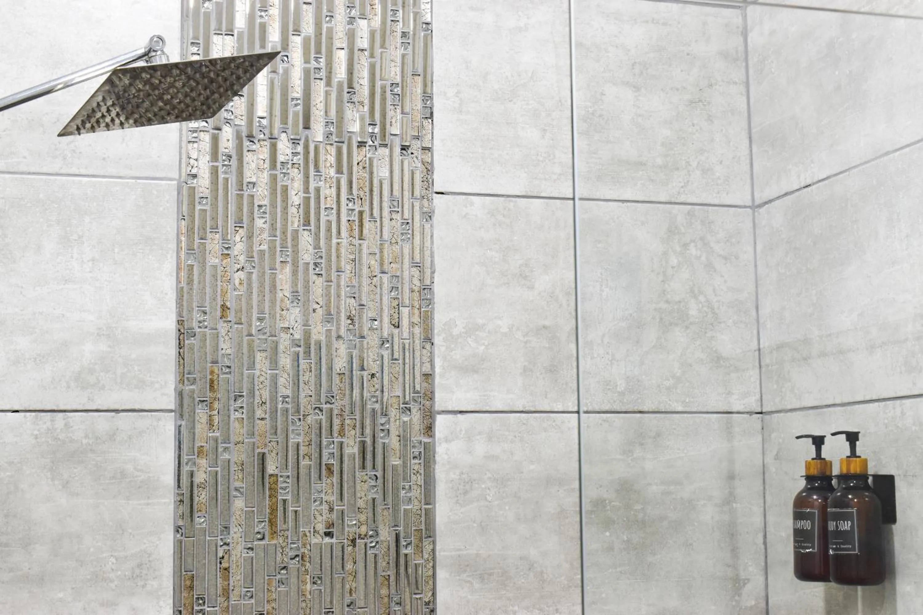 Shower in El Deseo Serendipity Tortuguero