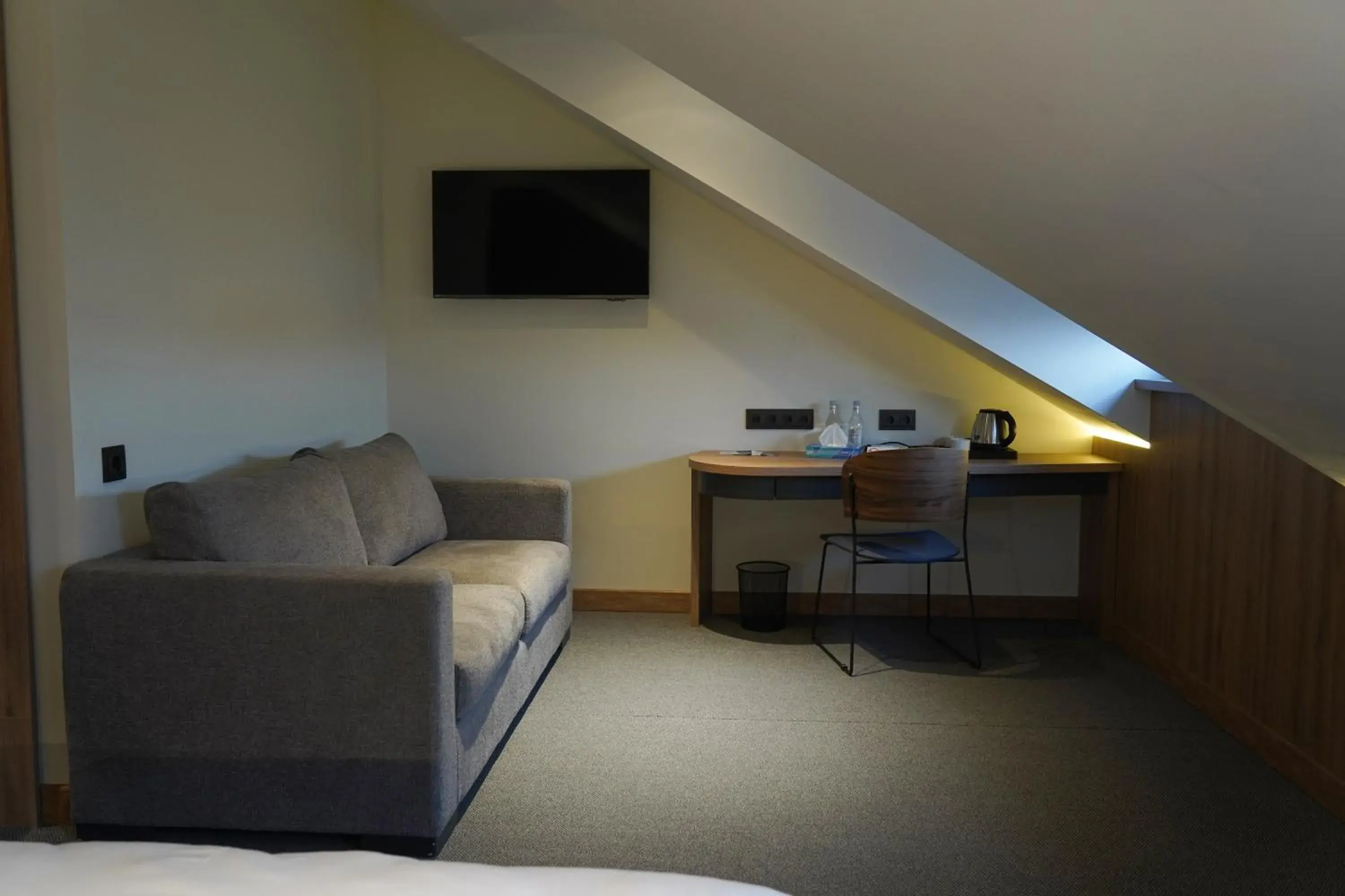 Deluxe Double Room with Extra Bed in Shiraz Plaza Hotel & Spa Deluxe Double Room with Extra Bed in Shiraz Plaza Hotel & Spa