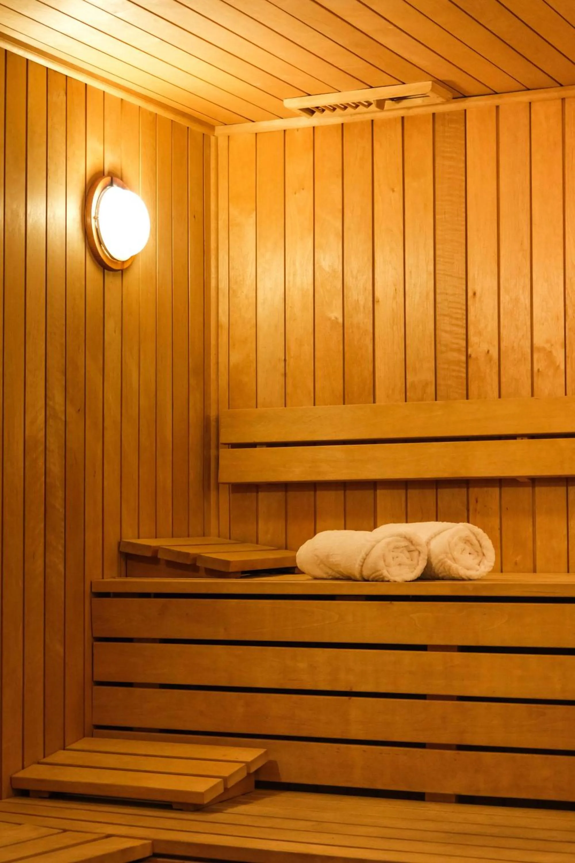 Bedroom in Shiraz Plaza Hotel & Spa