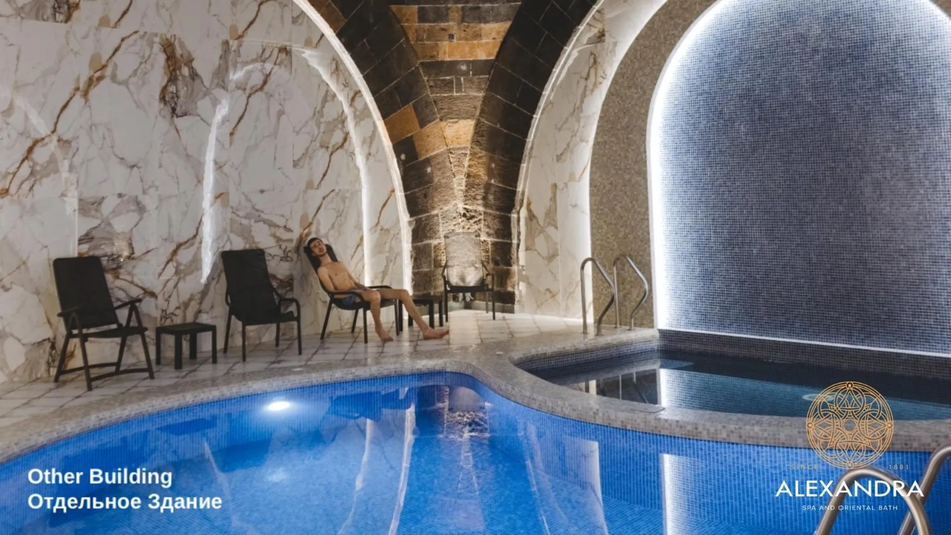 Pool view in Shiraz Plaza Hotel & Spa