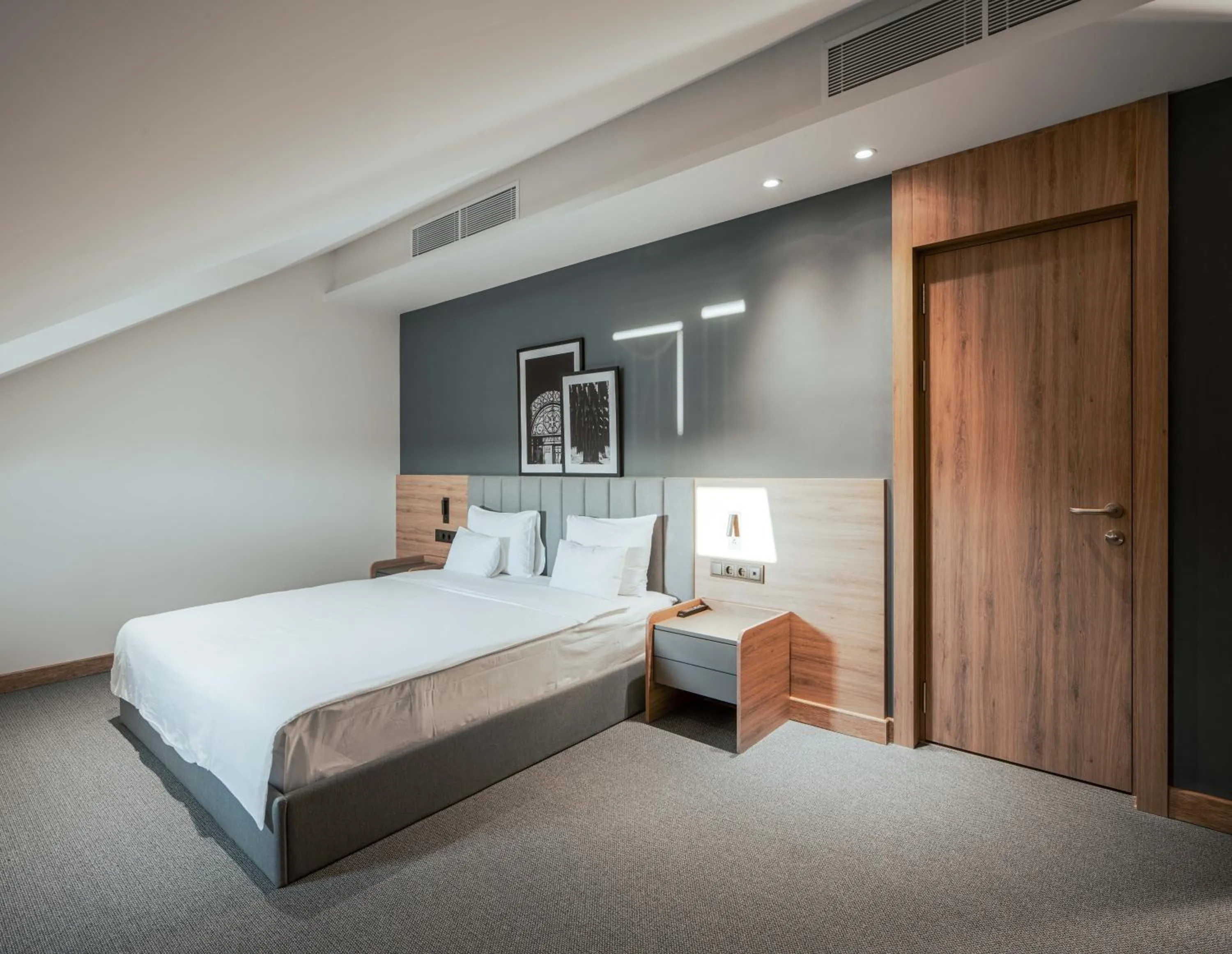 Bed in Shiraz Plaza Hotel & Spa